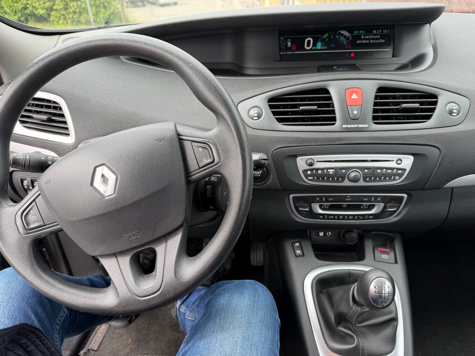 RENAULT Scénic 1.4 16V Turbo Dynamique-image-6