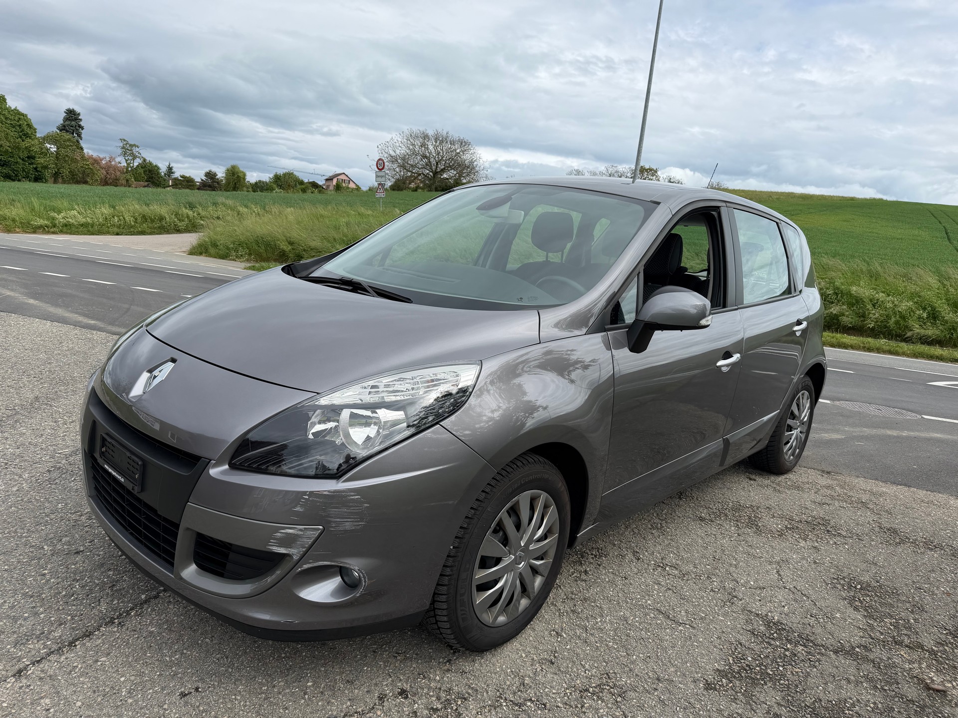 RENAULT Scénic 1.4 16V Turbo Dynamique-image-5