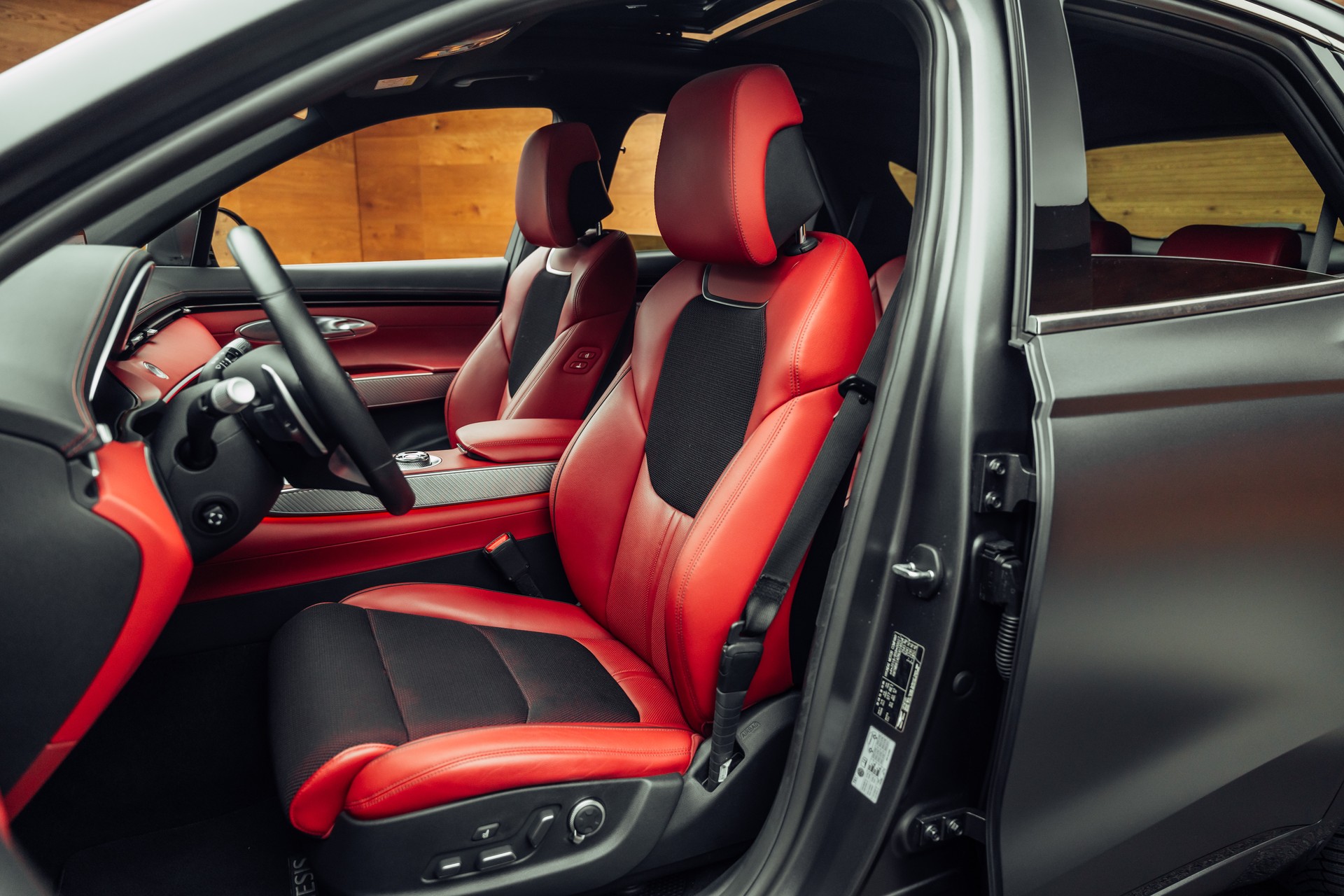 GENESIS GV70 2.2 CRDI Sport AT8 AWD-image-5