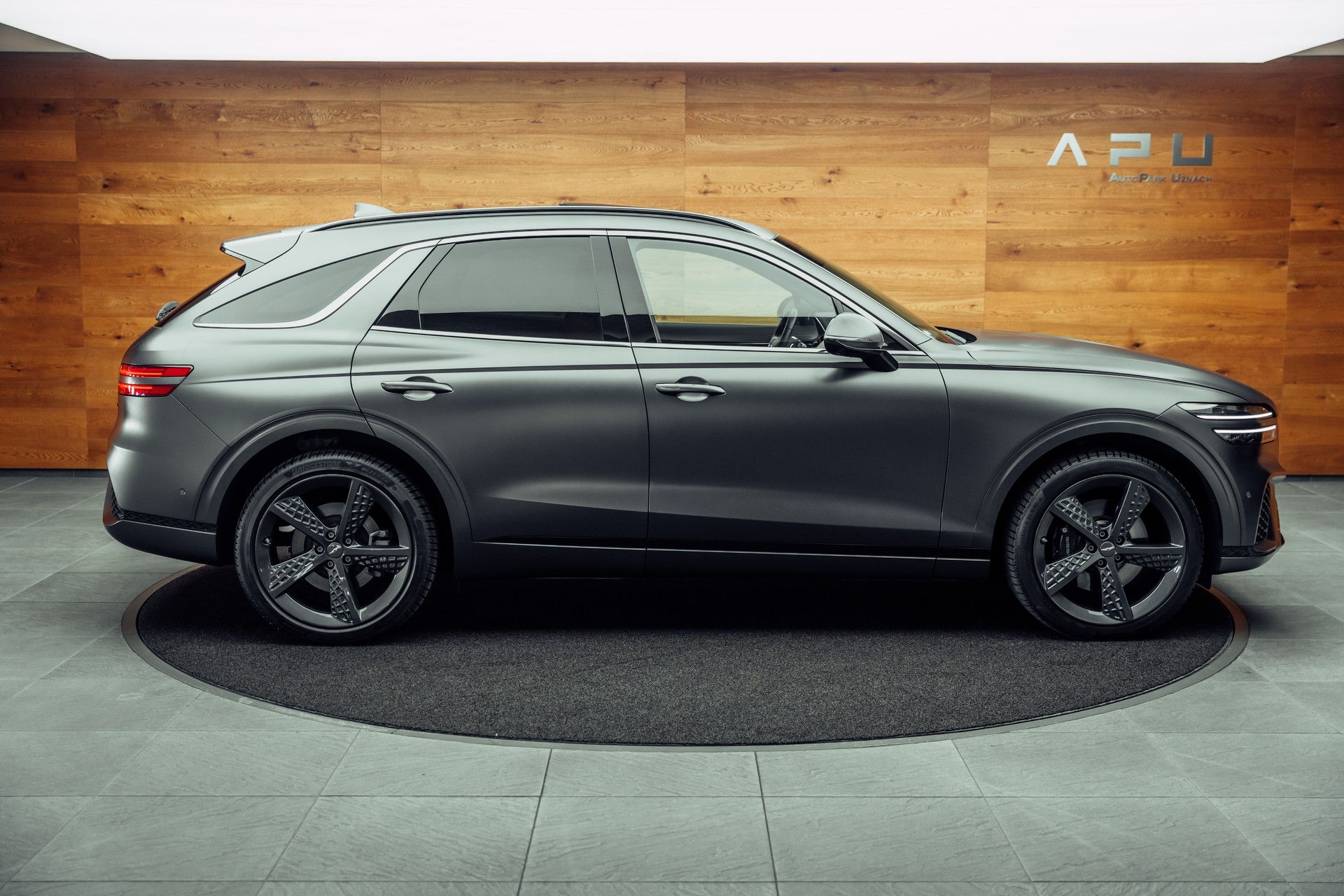 GENESIS GV70 2.2 CRDI Sport AT8 AWD-image-9