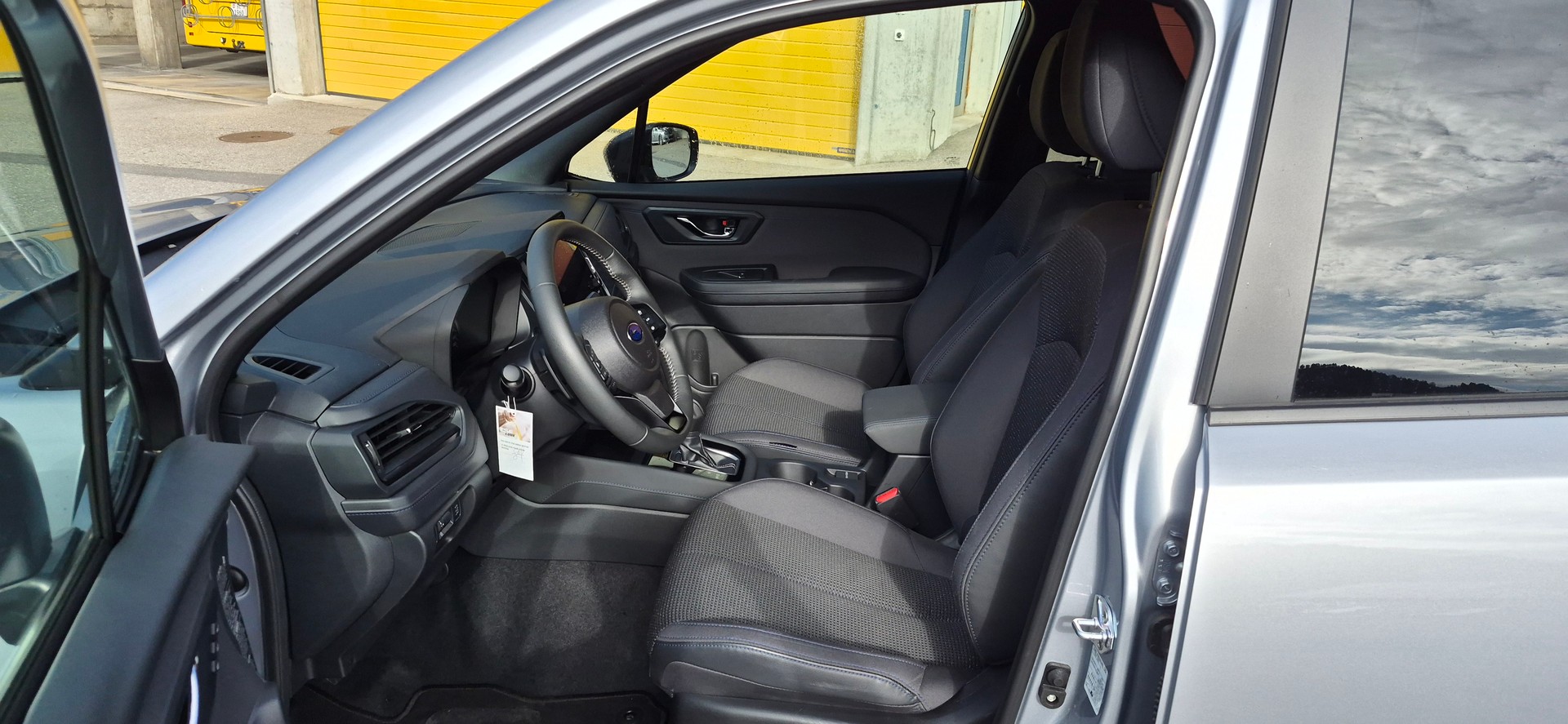 SUBARU Forester 2.0i e-Boxer Swiss Plus Lineartronic-image-8