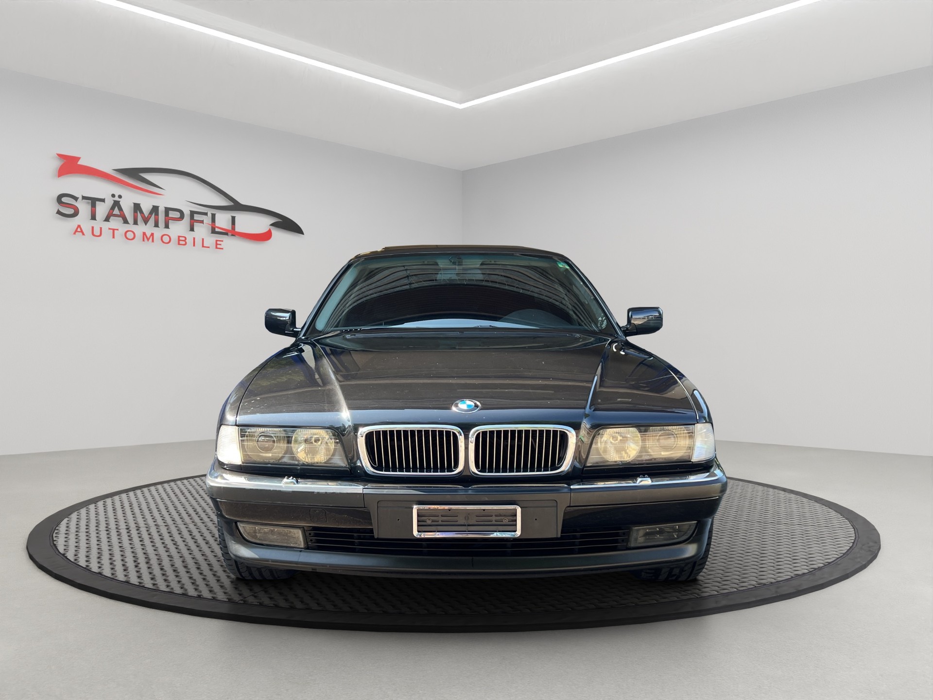 BMW 750i V12-image-6