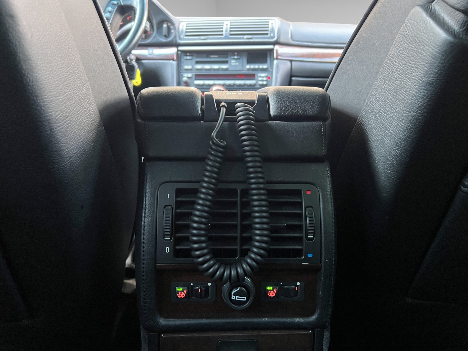 BMW 750i V12-image-12