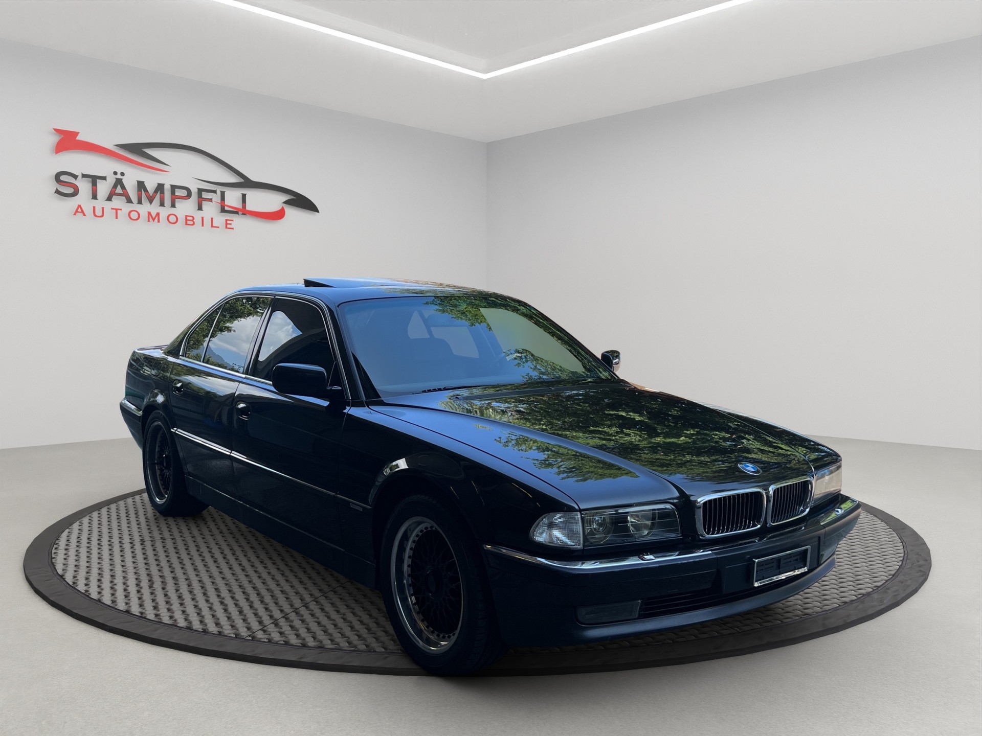 BMW 750i V12-image-5