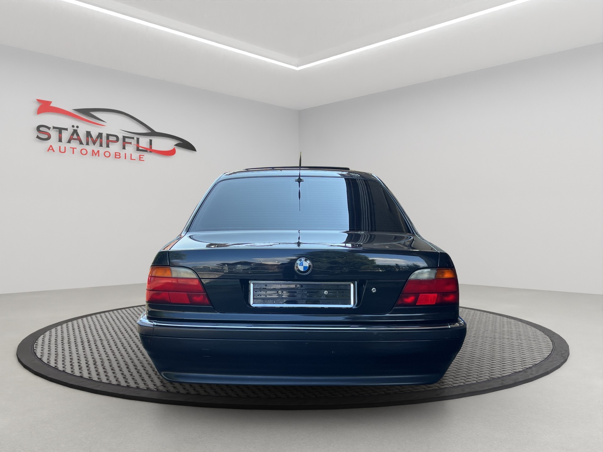 BMW 750i V12-image-3
