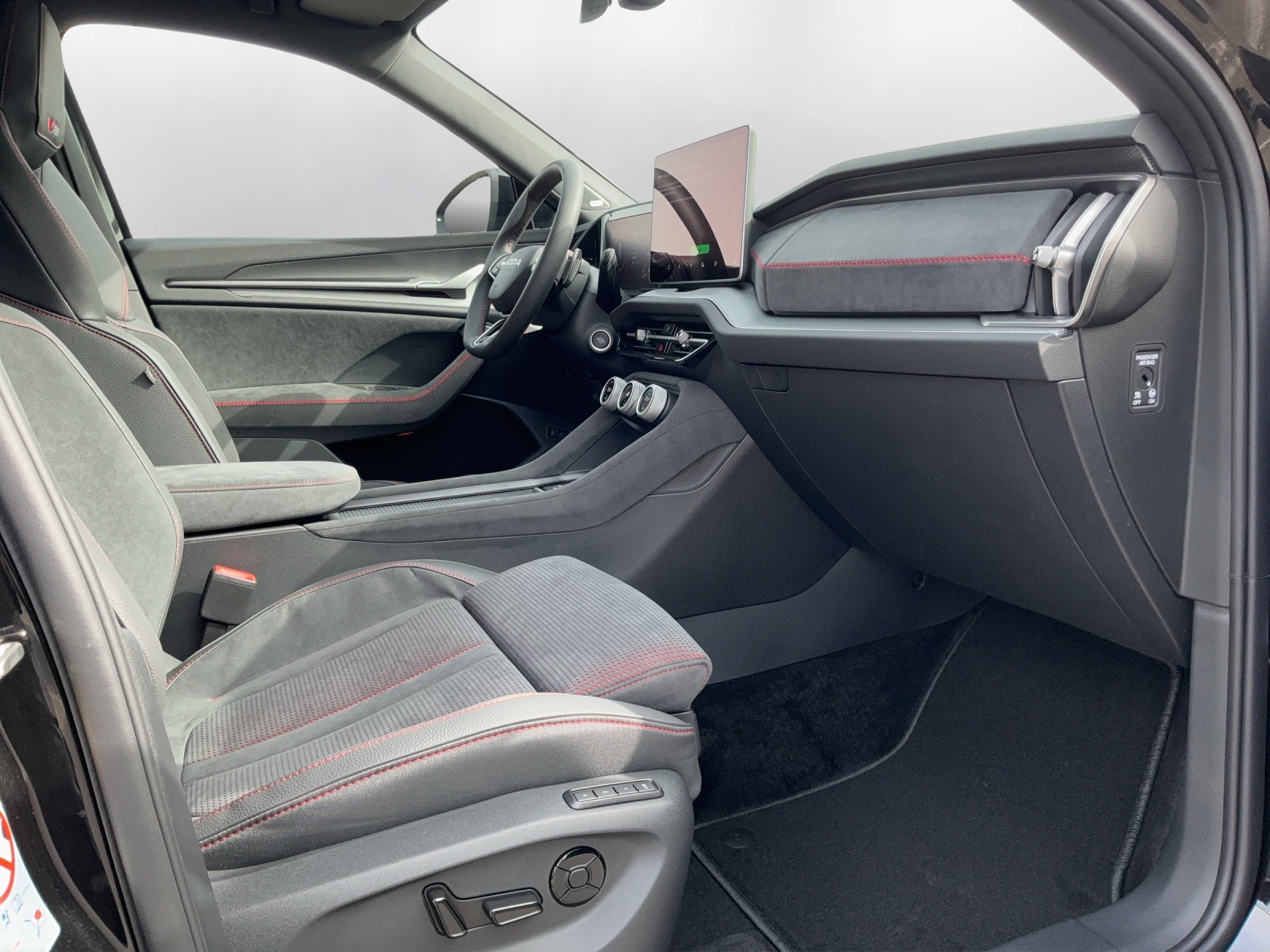 SKODA Kodiaq 2.0 TSI RS 4x4-image-13