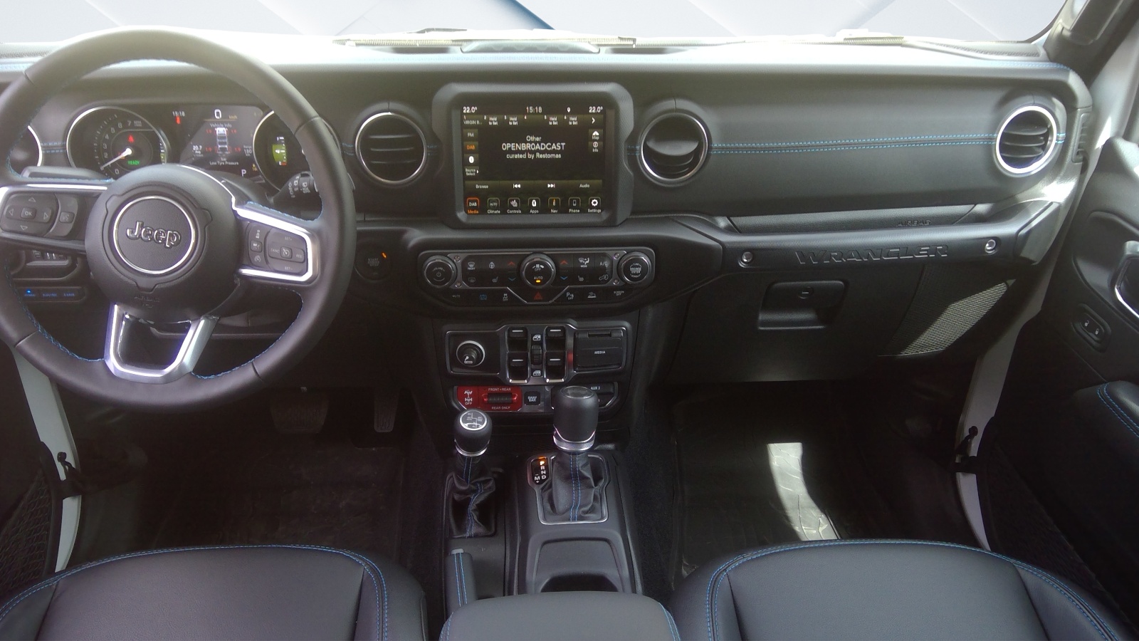 JEEP Wrangler 2.0 PHEV Unlimited Rubicon DT Automatic-image-3