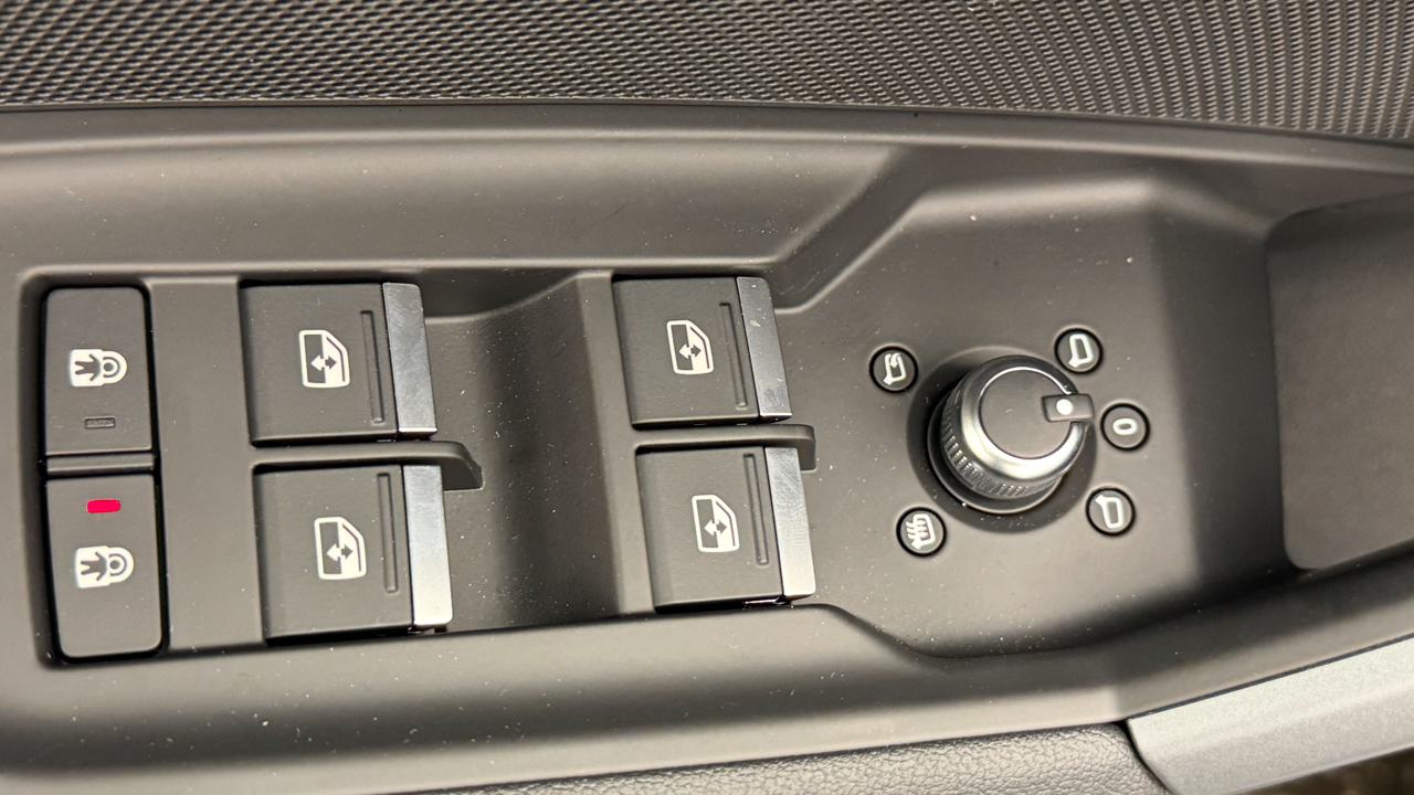 AUDI A3 Sportback TFSI 110 kW S line S tronic-image-8