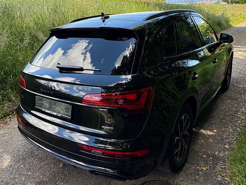 AUDI Q5 45 TFSI Black Ed. quattro S-tronic-image-3