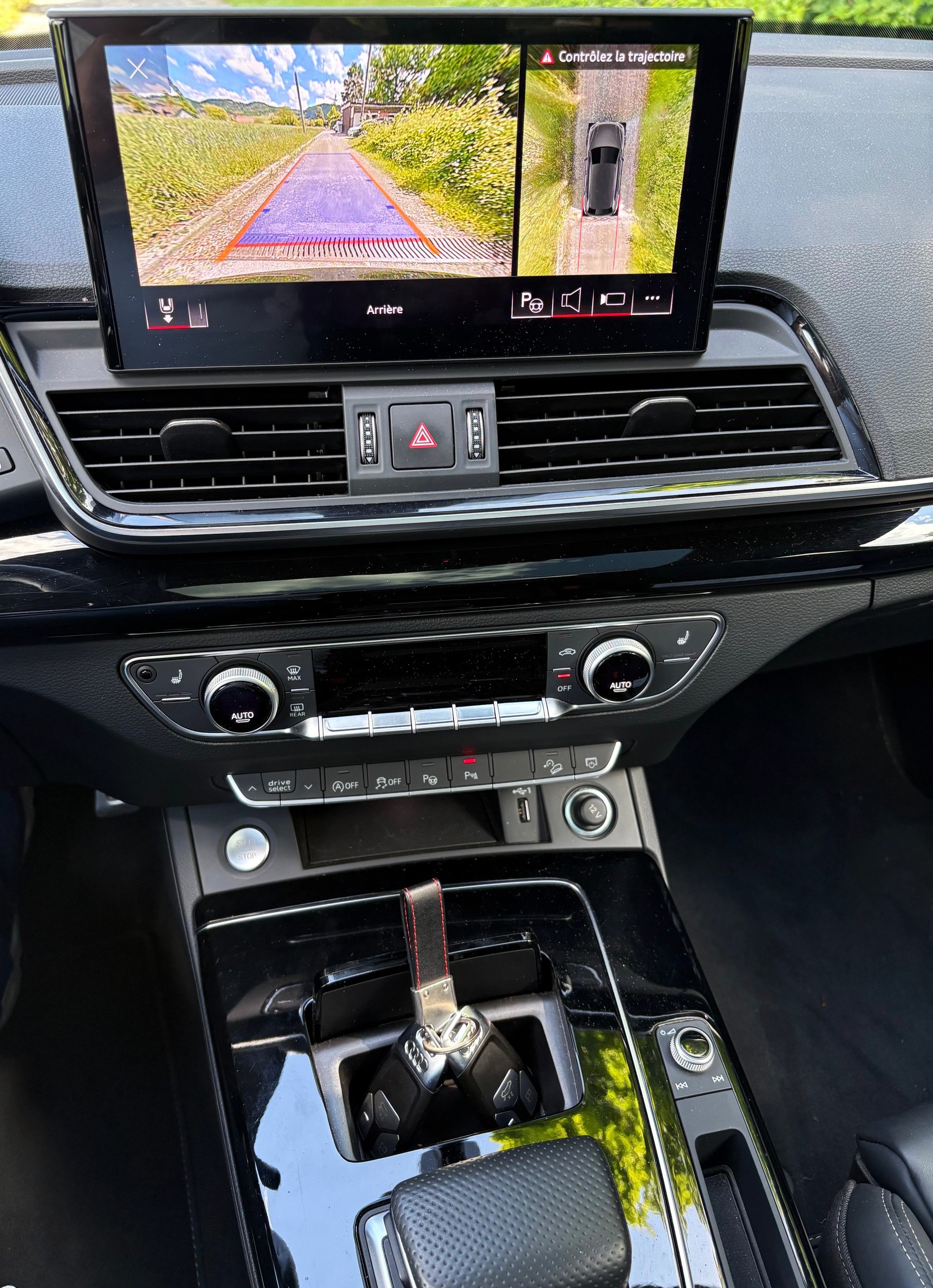 AUDI Q5 45 TFSI Black Ed. quattro S-tronic-image-11