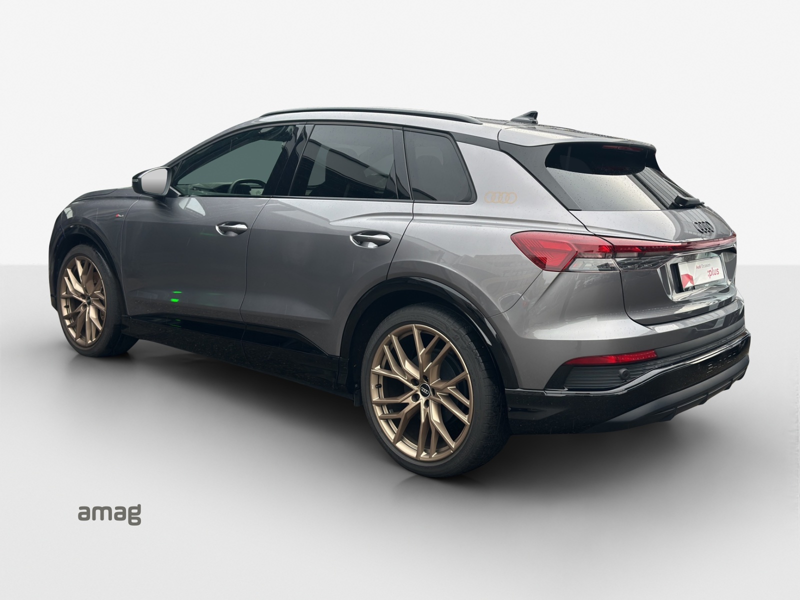 AUDI Q4 e-tron 50 quattro-image-2