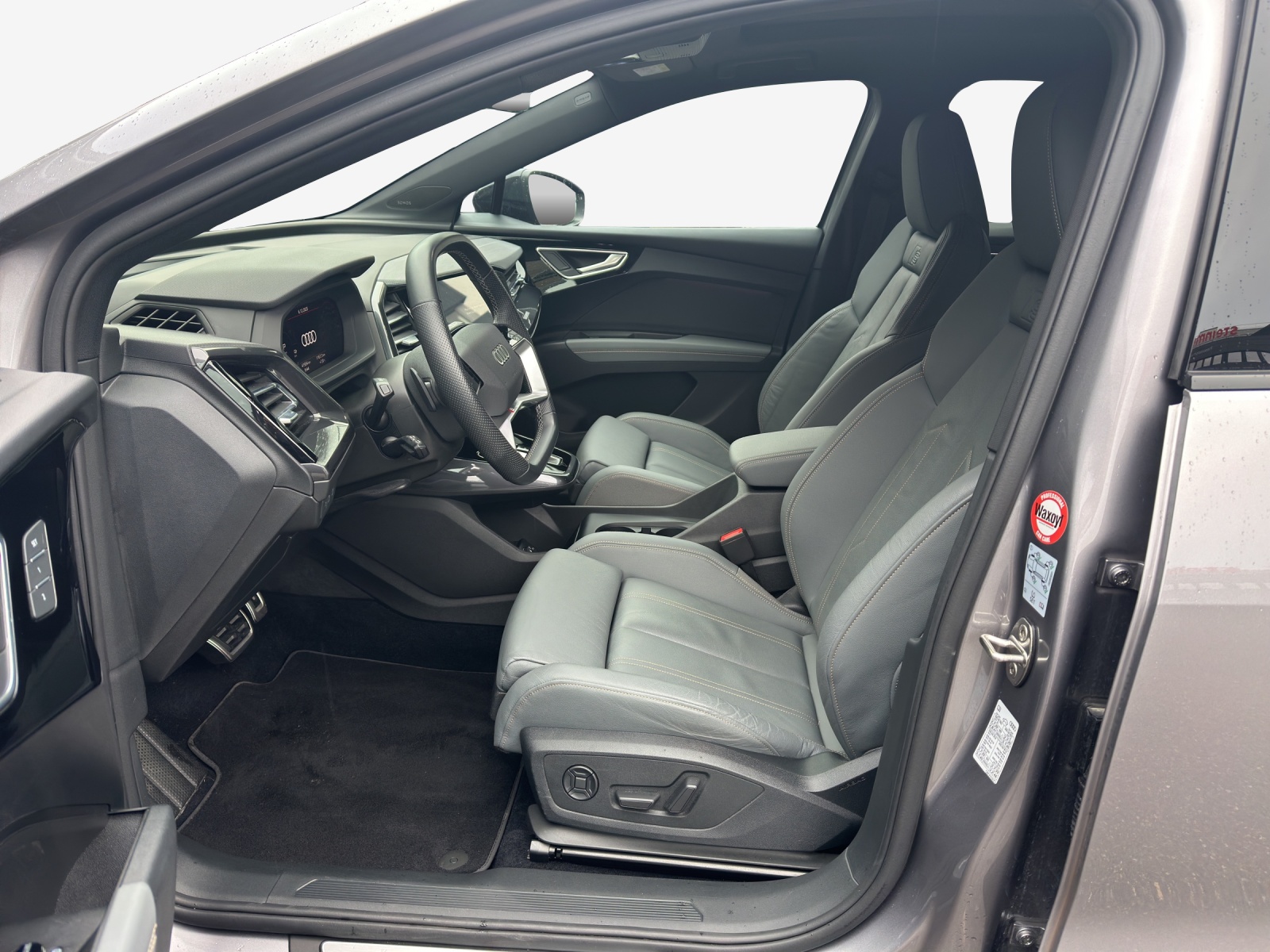 AUDI Q4 e-tron 50 quattro-image-8
