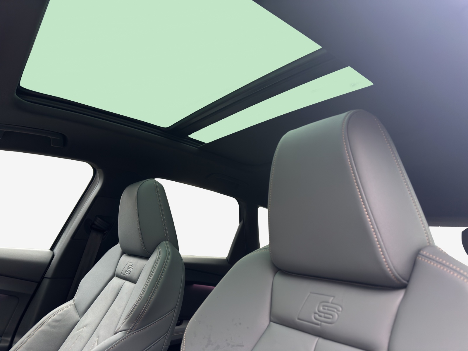 AUDI Q4 e-tron 50 quattro-image-14