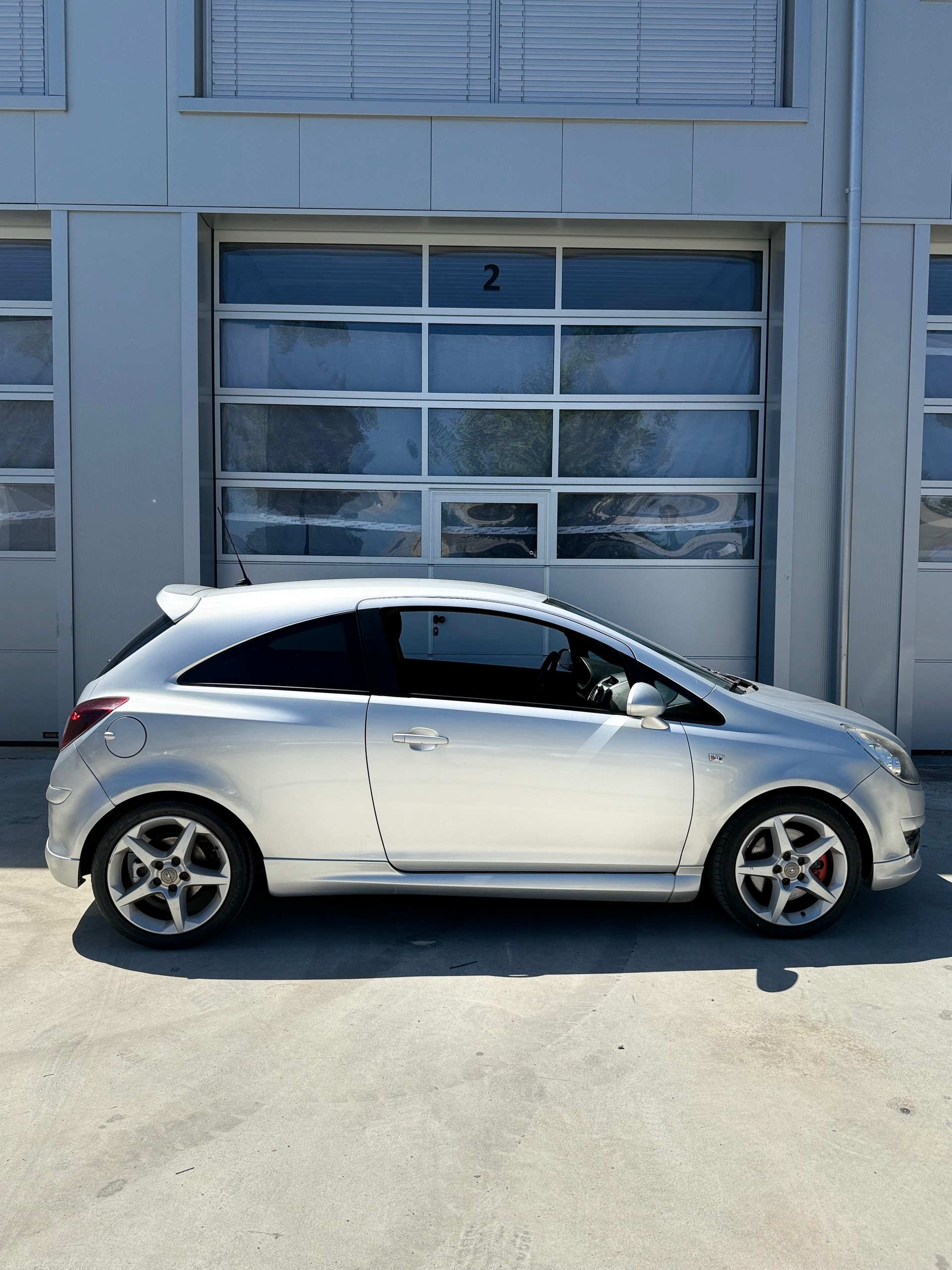 OPEL Corsa 1.6 Turbo GSi-image-1