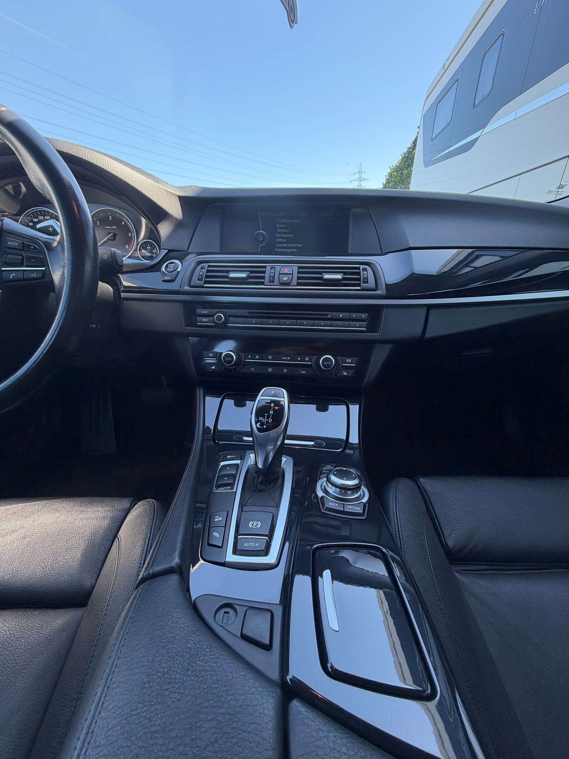 BMW 525d xDrive Touring Steptronic-image-12