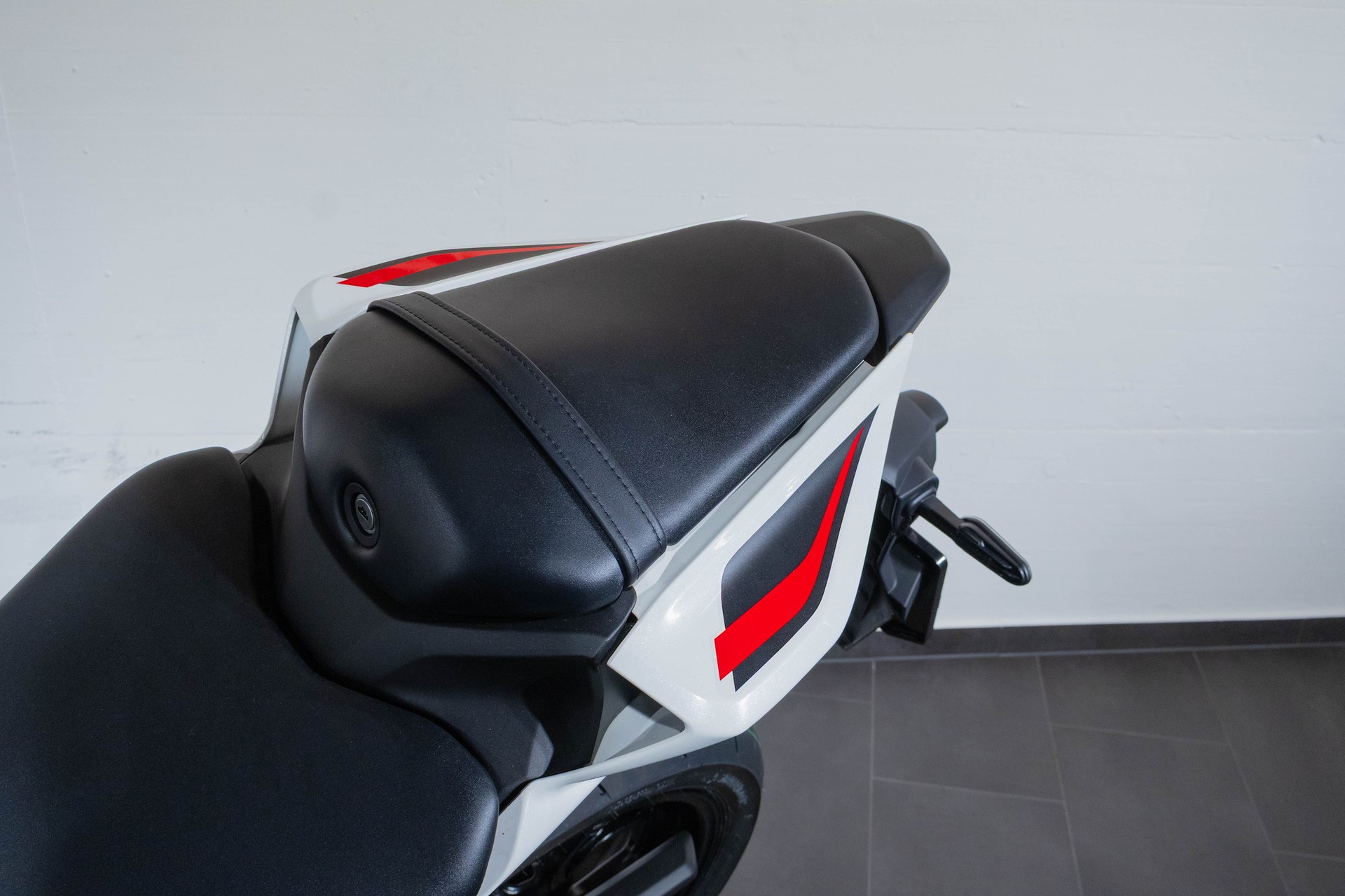 YAMAHA R3 70th Anniversary-image-15