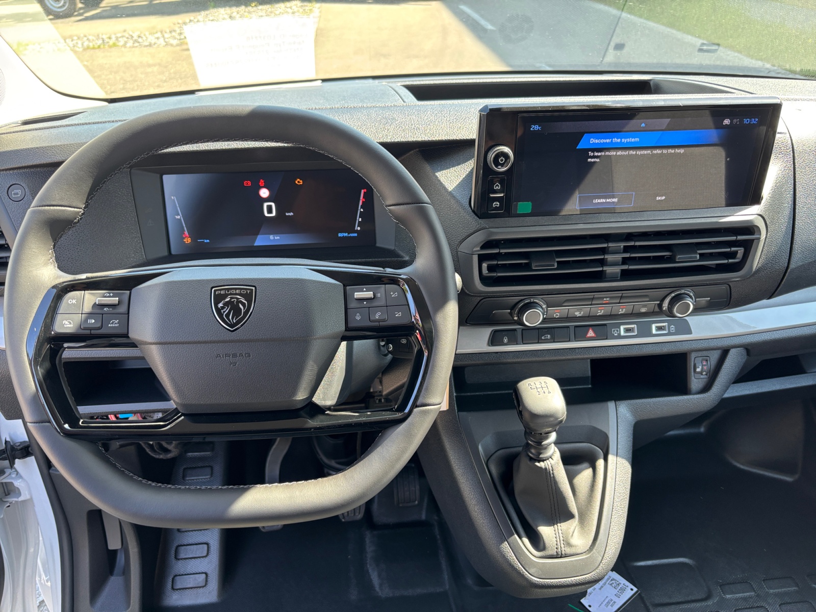 PEUGEOT Expert 1.5 BlueHDi 120 S&S Standard-image-9