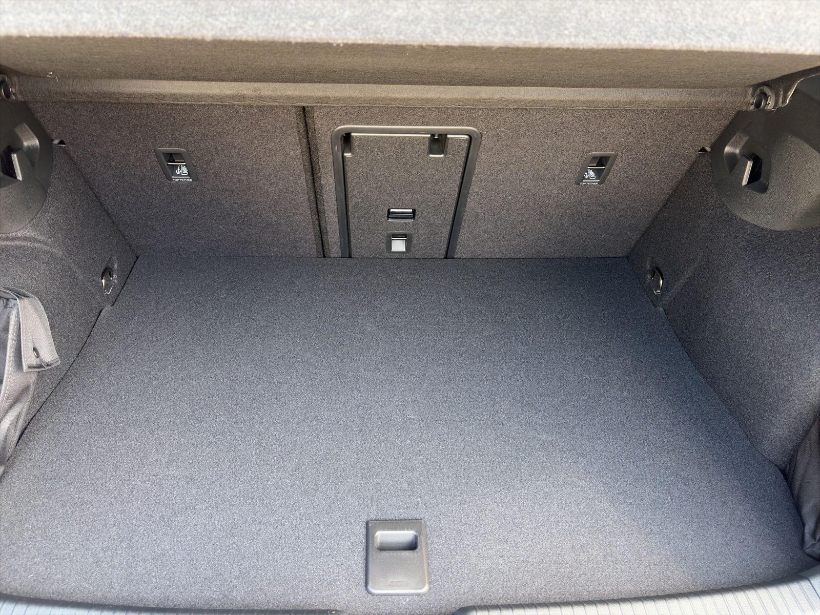 VW Golf 1.5 TSI PHEV Life-image-12