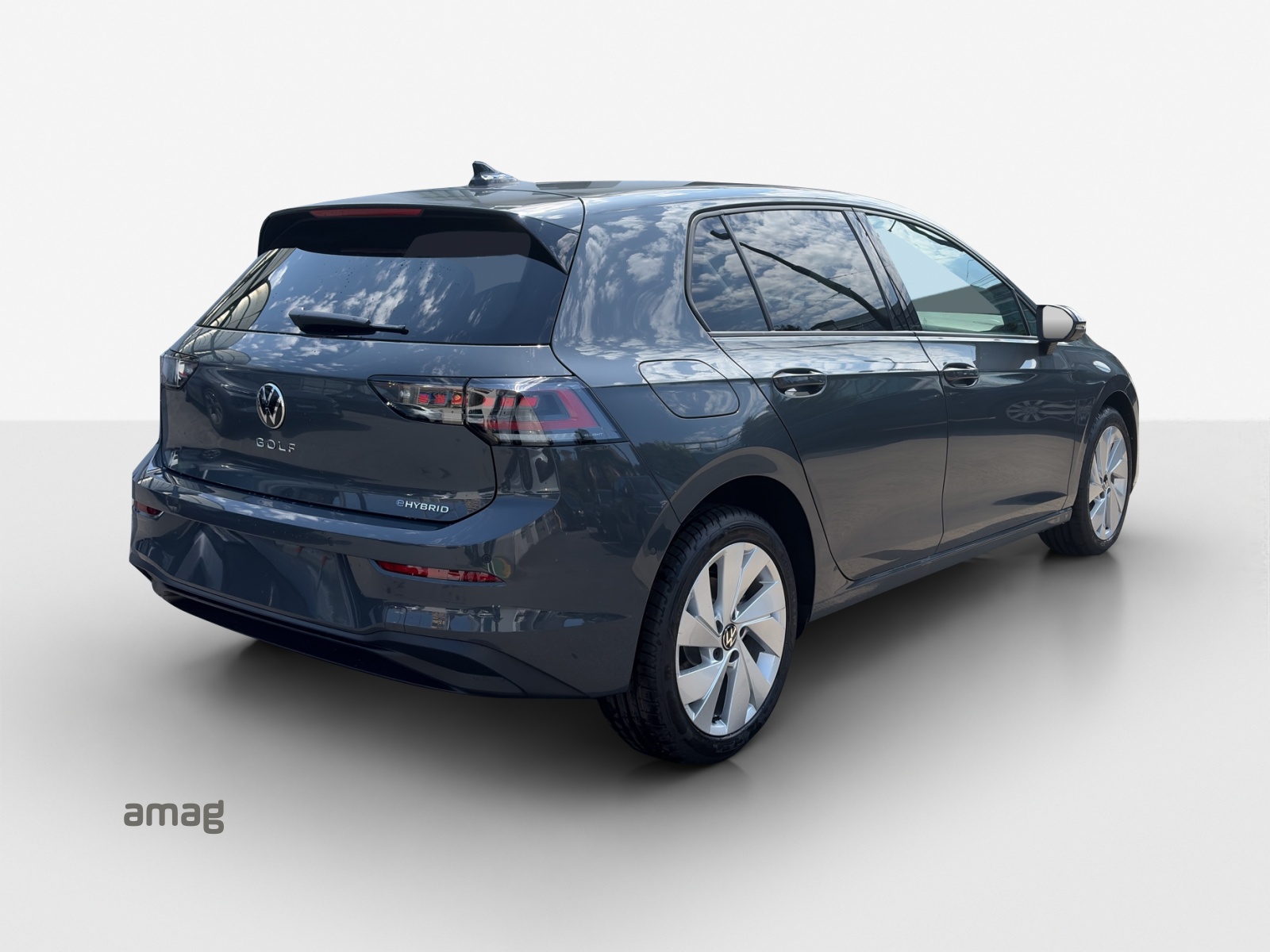 VW Golf 1.5 TSI PHEV Life-image-4