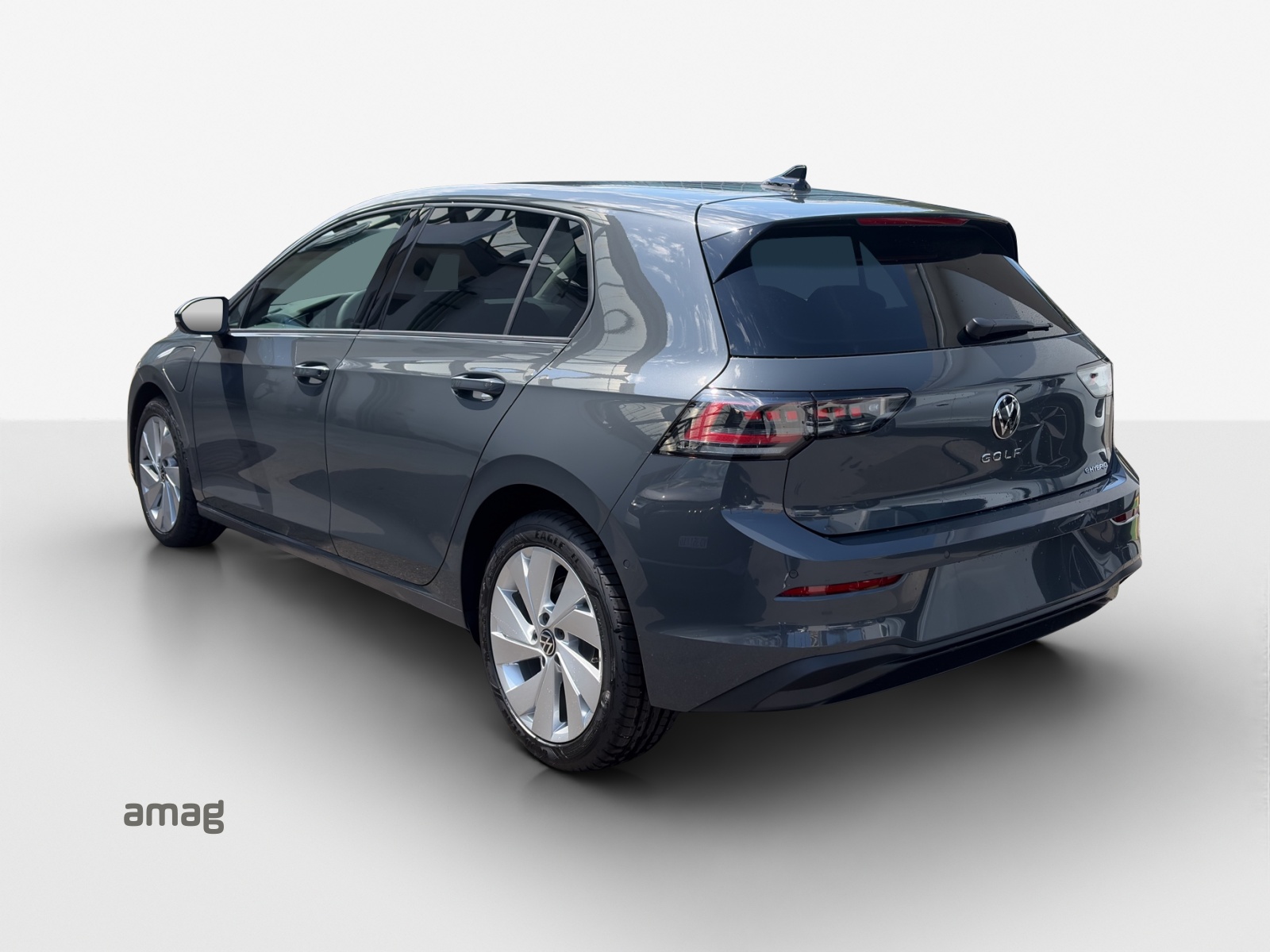 VW Golf 1.5 TSI PHEV Life-image-2