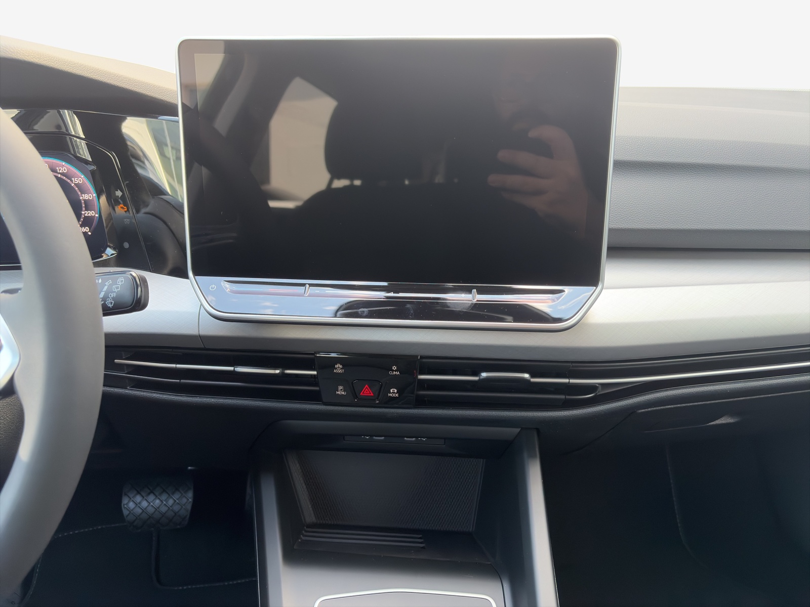 VW Golf 1.5 TSI PHEV Life-image-10