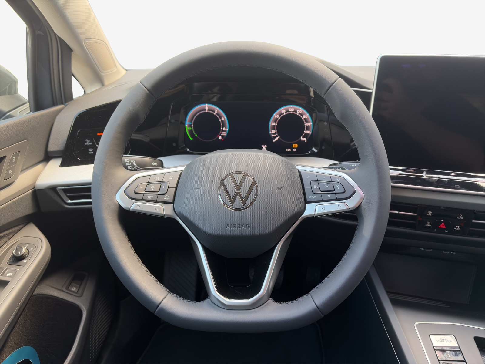 VW Golf 1.5 TSI PHEV Life-image-9