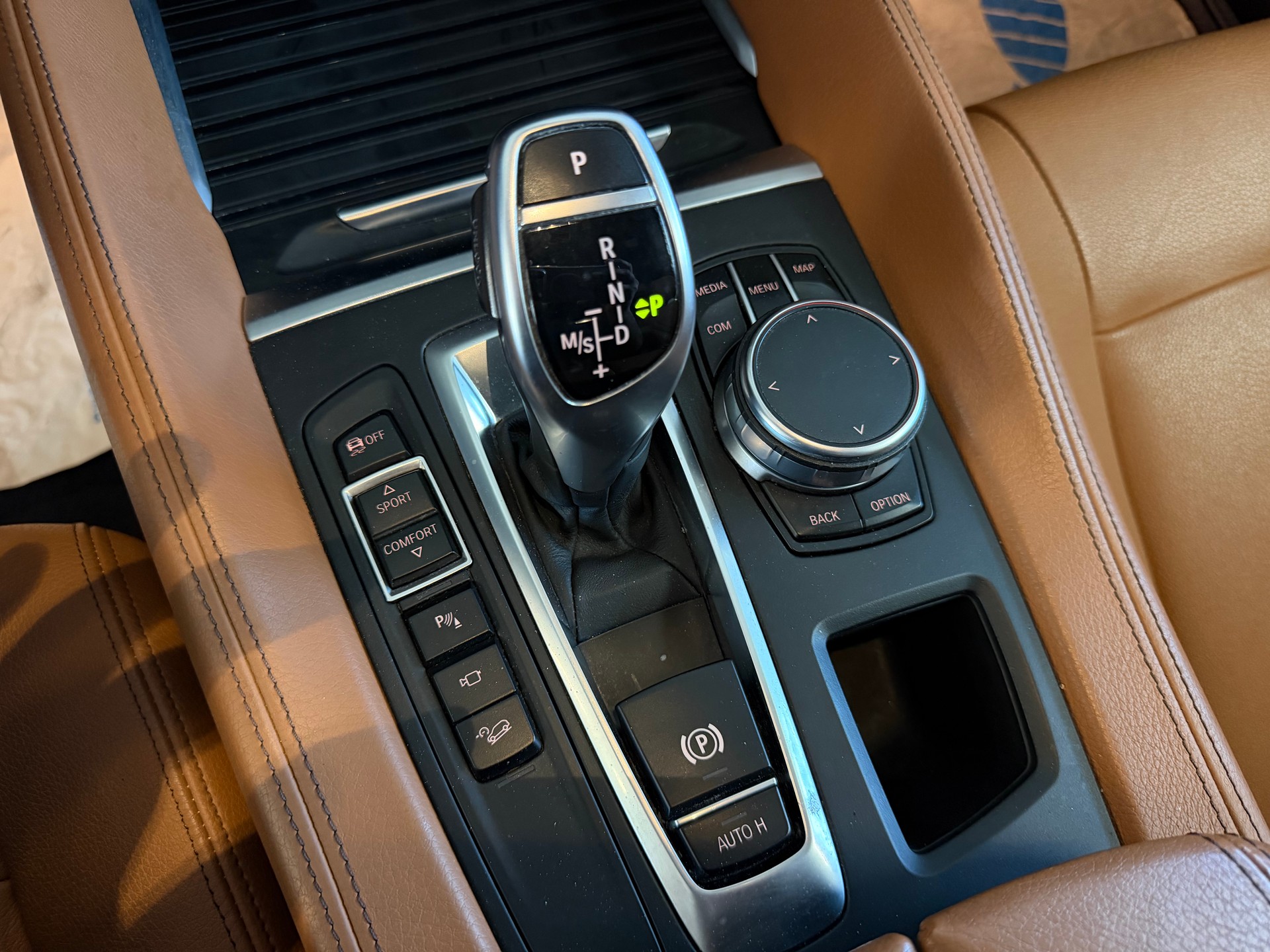 BMW X6 xDrive 30d Steptronic | CH-Auto | Frisch MFK | Driving Assistant Plus-image-12