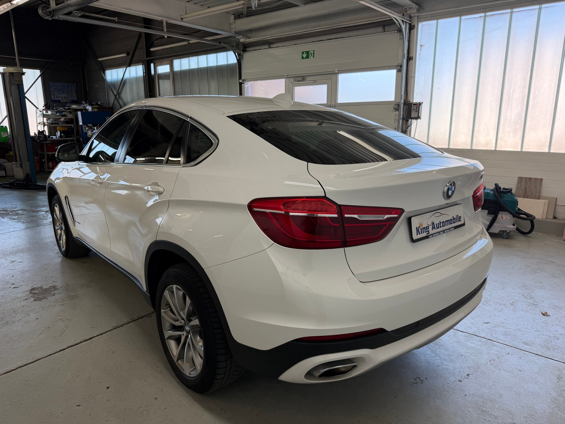 BMW X6 xDrive 30d Steptronic | CH-Auto | Frisch MFK | Driving Assistant Plus-image-4
