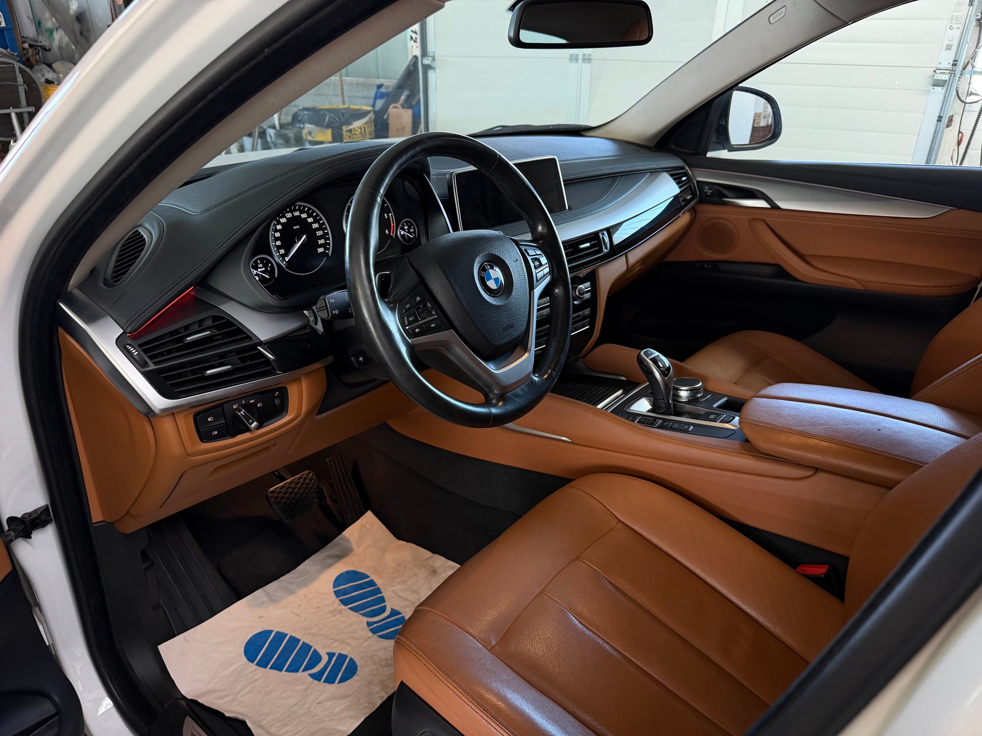 BMW X6 xDrive 30d Steptronic | CH-Auto | Frisch MFK | Driving Assistant Plus-image-7