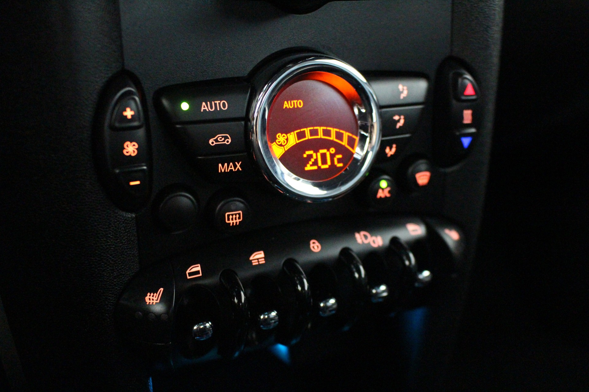 MINI Cabrio R57 1.6i Cooper S-image-17