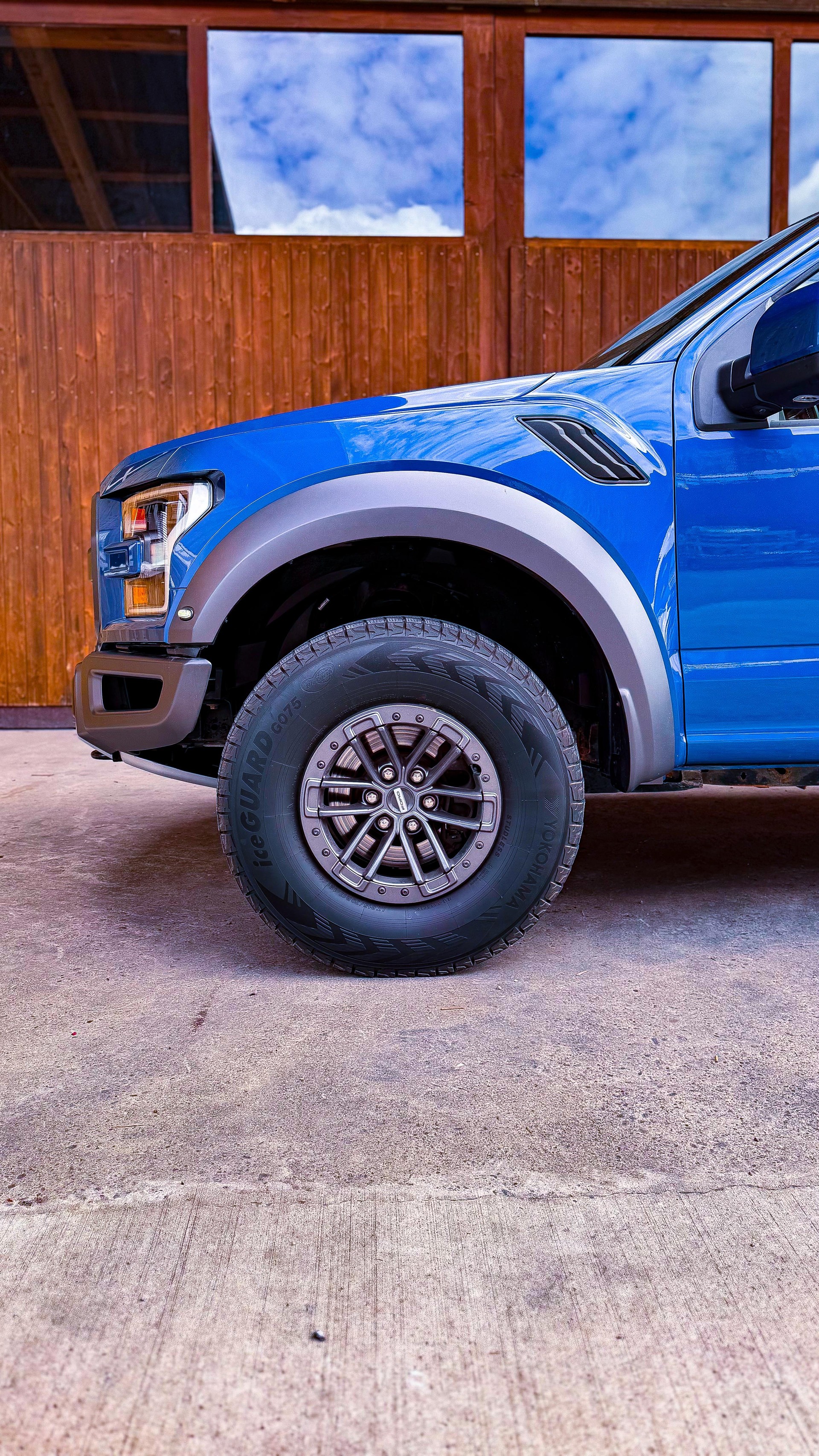 FORD F150 Raptor-image-1