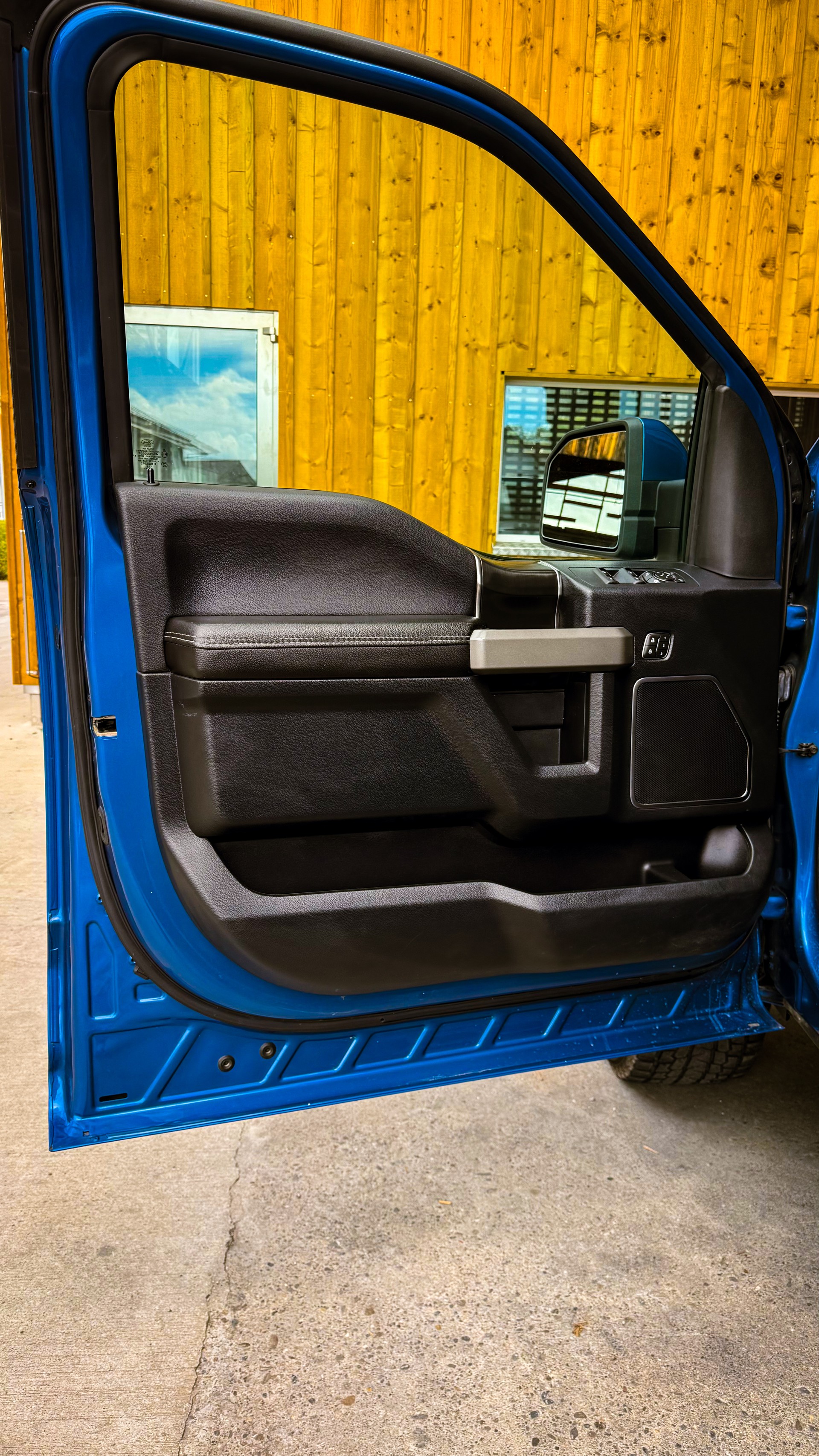 FORD F150 Raptor-image-6