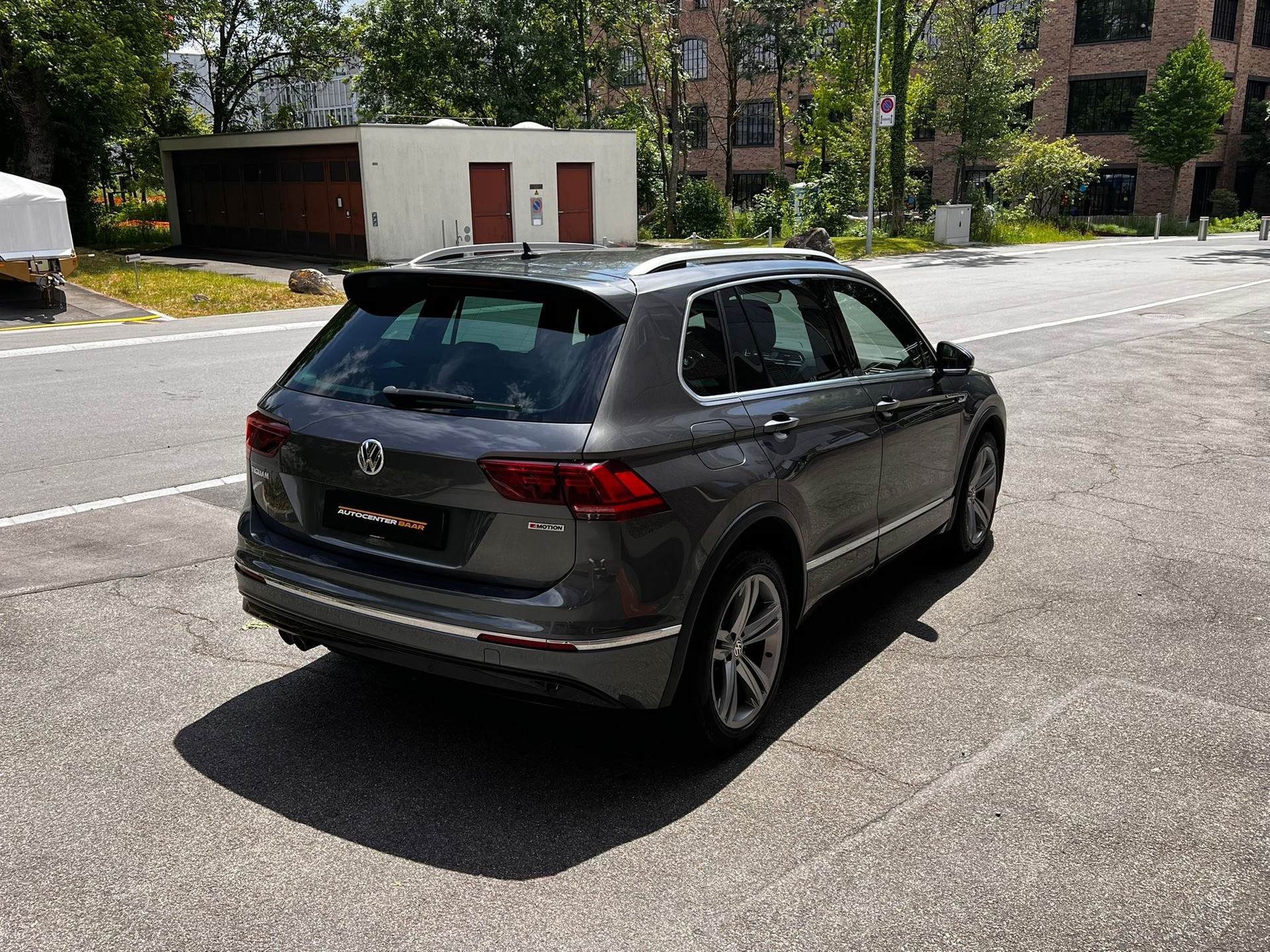 VW Tiguan 2.0 TDI SCR Highline 4Motion DSG-image-4