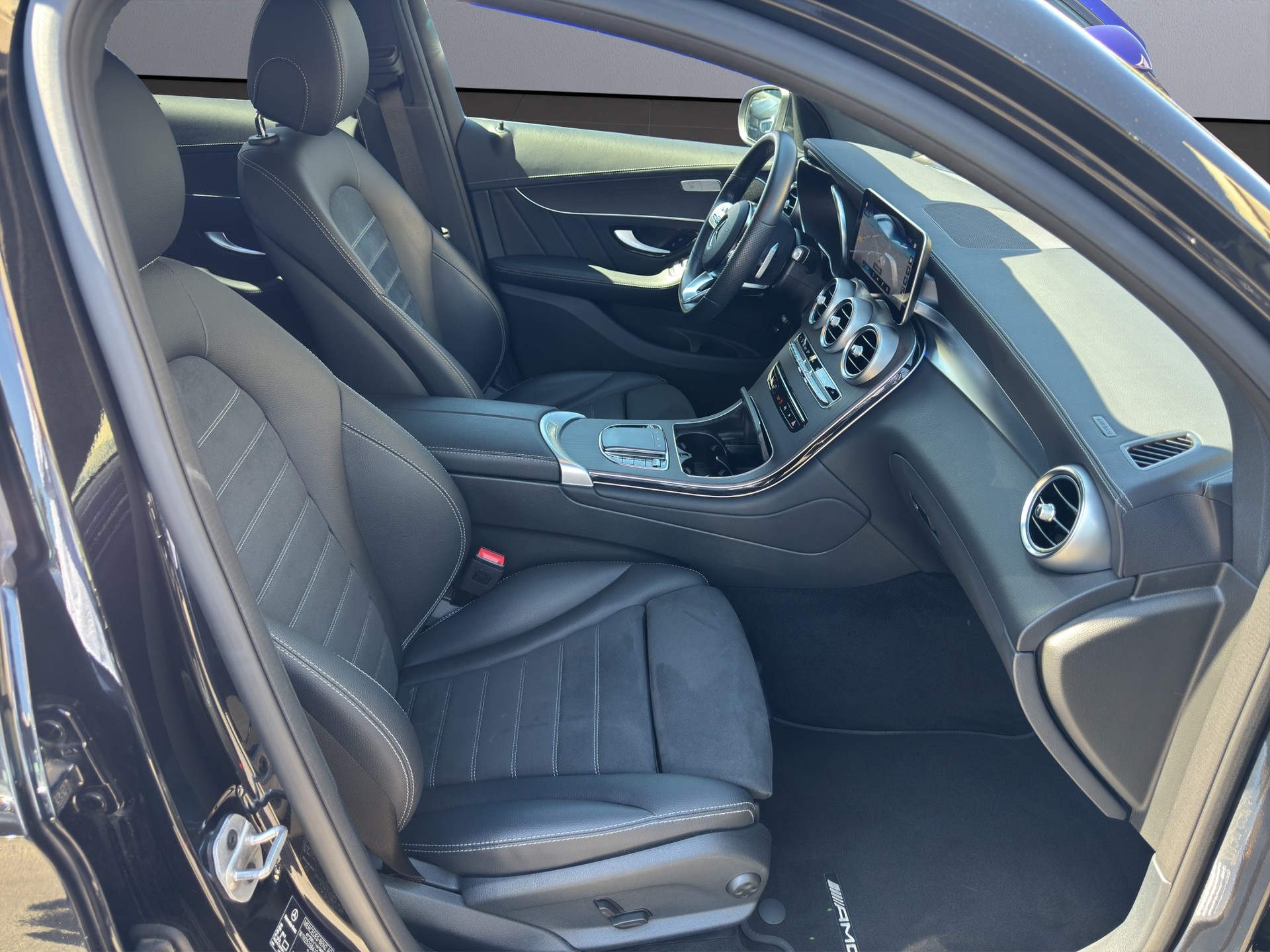 MERCEDES-BENZ GLC Coupé 300 AMG Line 4Matic 9G-Tronic-image-15