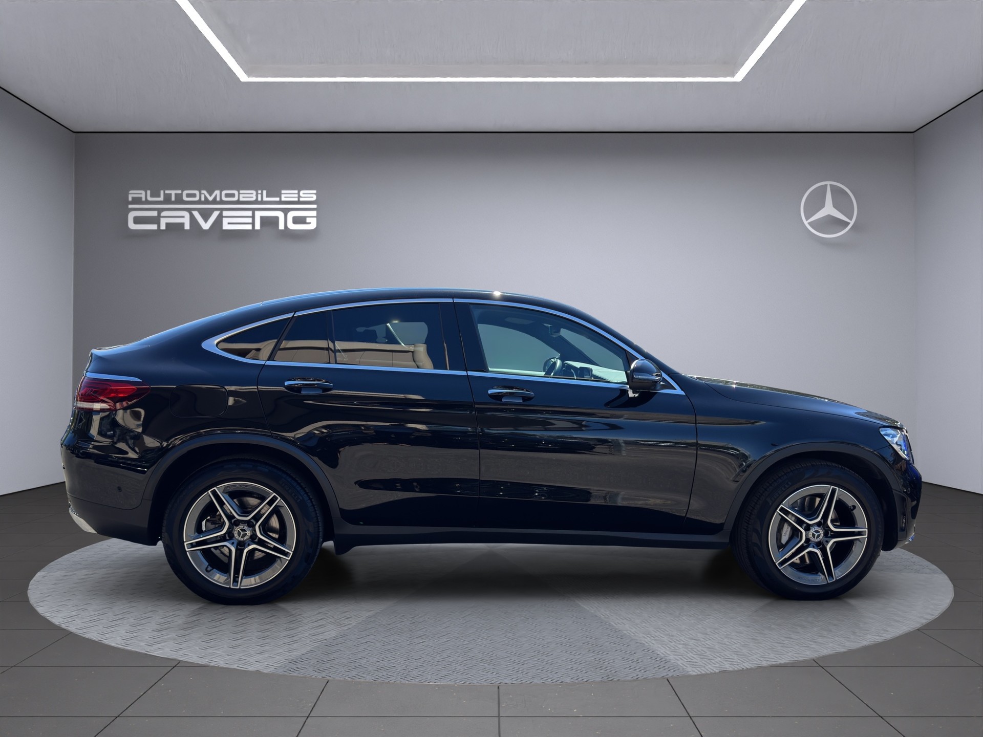 MERCEDES-BENZ GLC Coupé 300 AMG Line 4Matic 9G-Tronic-image-5