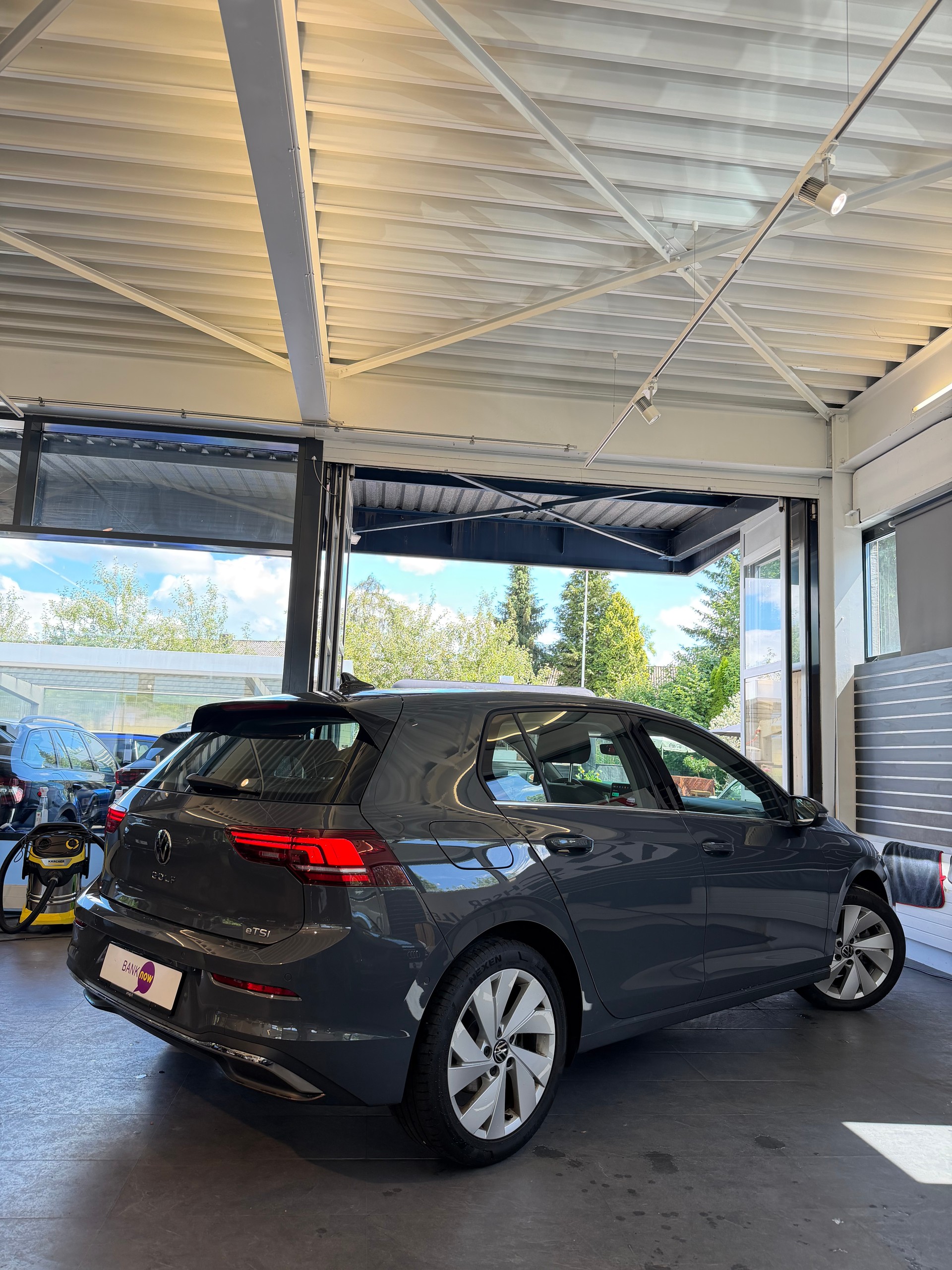 VW Golf VIII 1.5 eTSI Style DSG-image-3