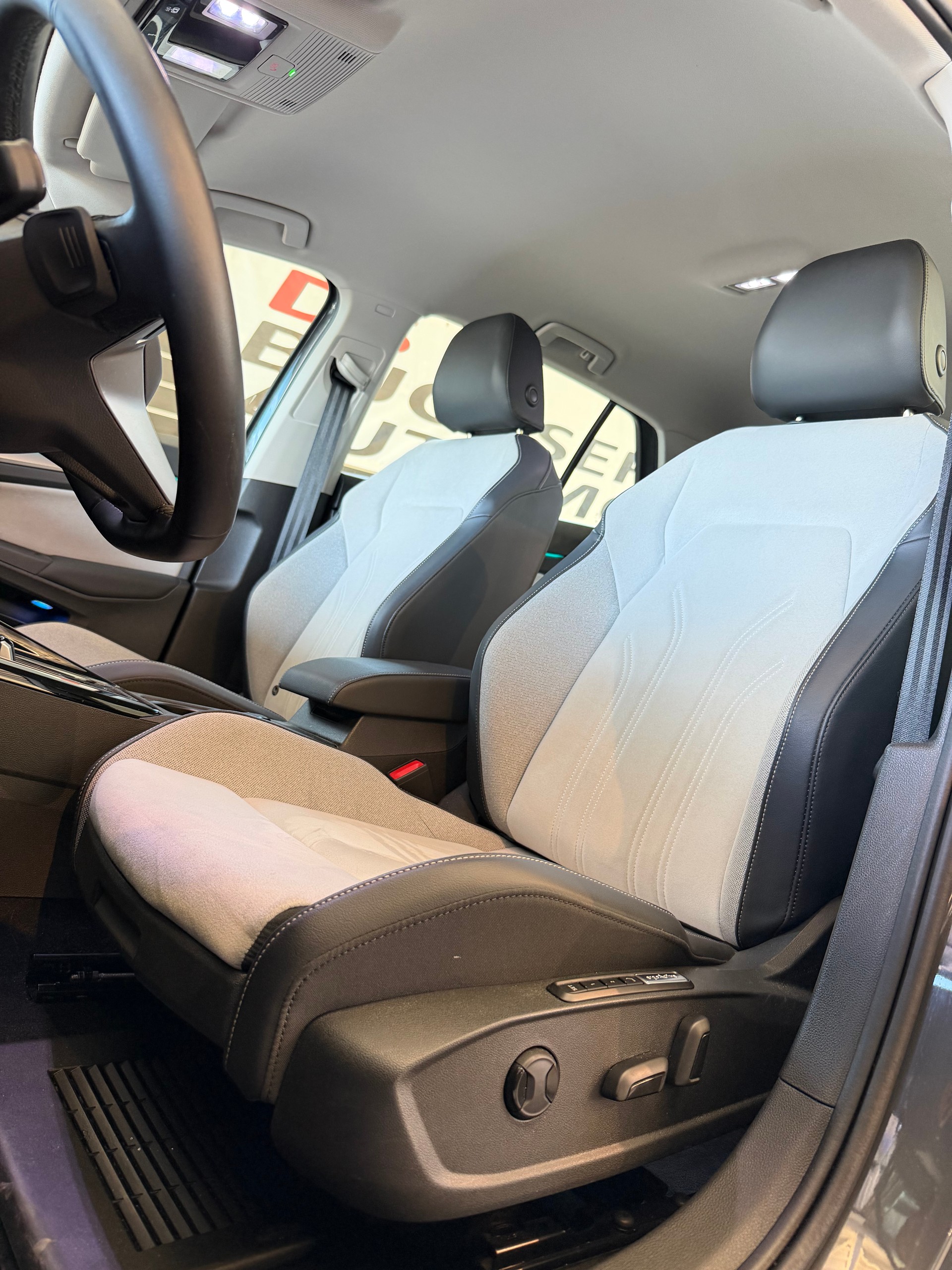 VW Golf VIII 1.5 eTSI Style DSG-image-6