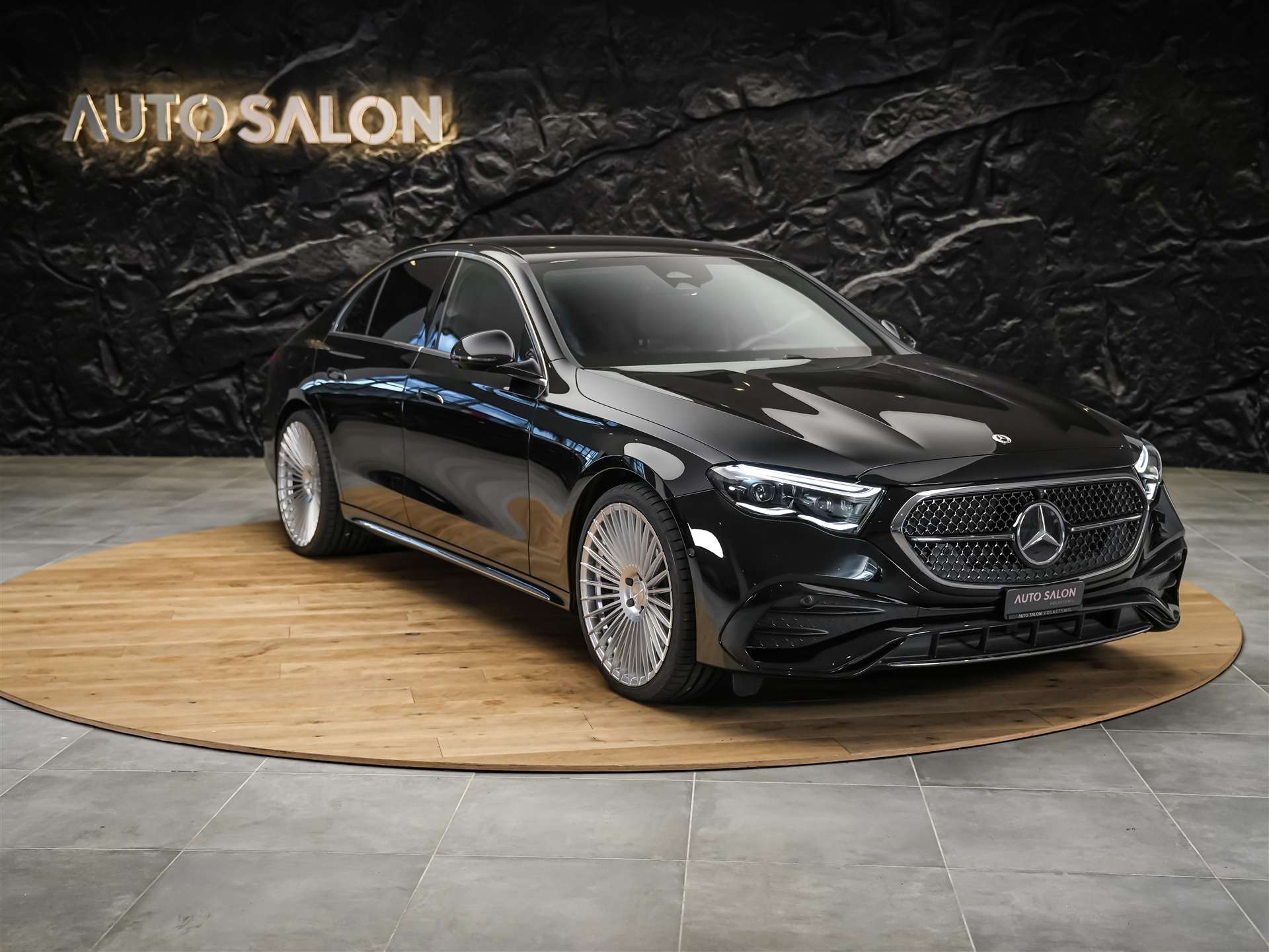 MERCEDES-BENZ E 220 d 4Matic AMG Line 9G-Tronic *Superscreen*Burmester*360° Kamera*-image-5
