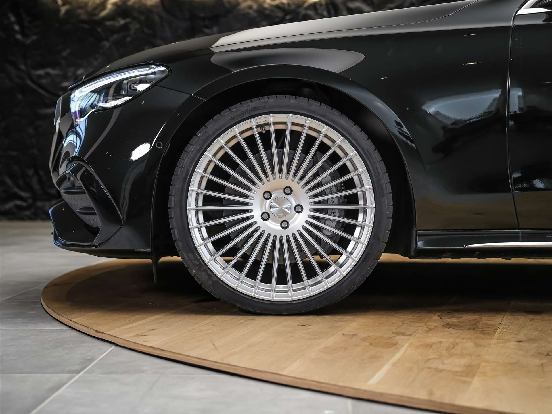 MERCEDES-BENZ E 220 d 4Matic AMG Line 9G-Tronic *Superscreen*Burmester*360° Kamera*-image-15