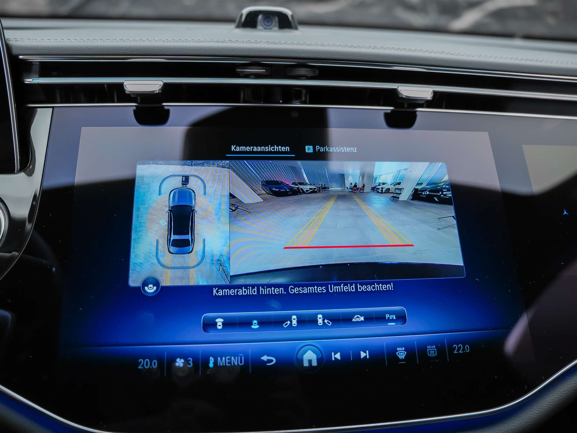 MERCEDES-BENZ E 220 d 4Matic AMG Line 9G-Tronic *Superscreen*Burmester*360° Kamera*-image-38