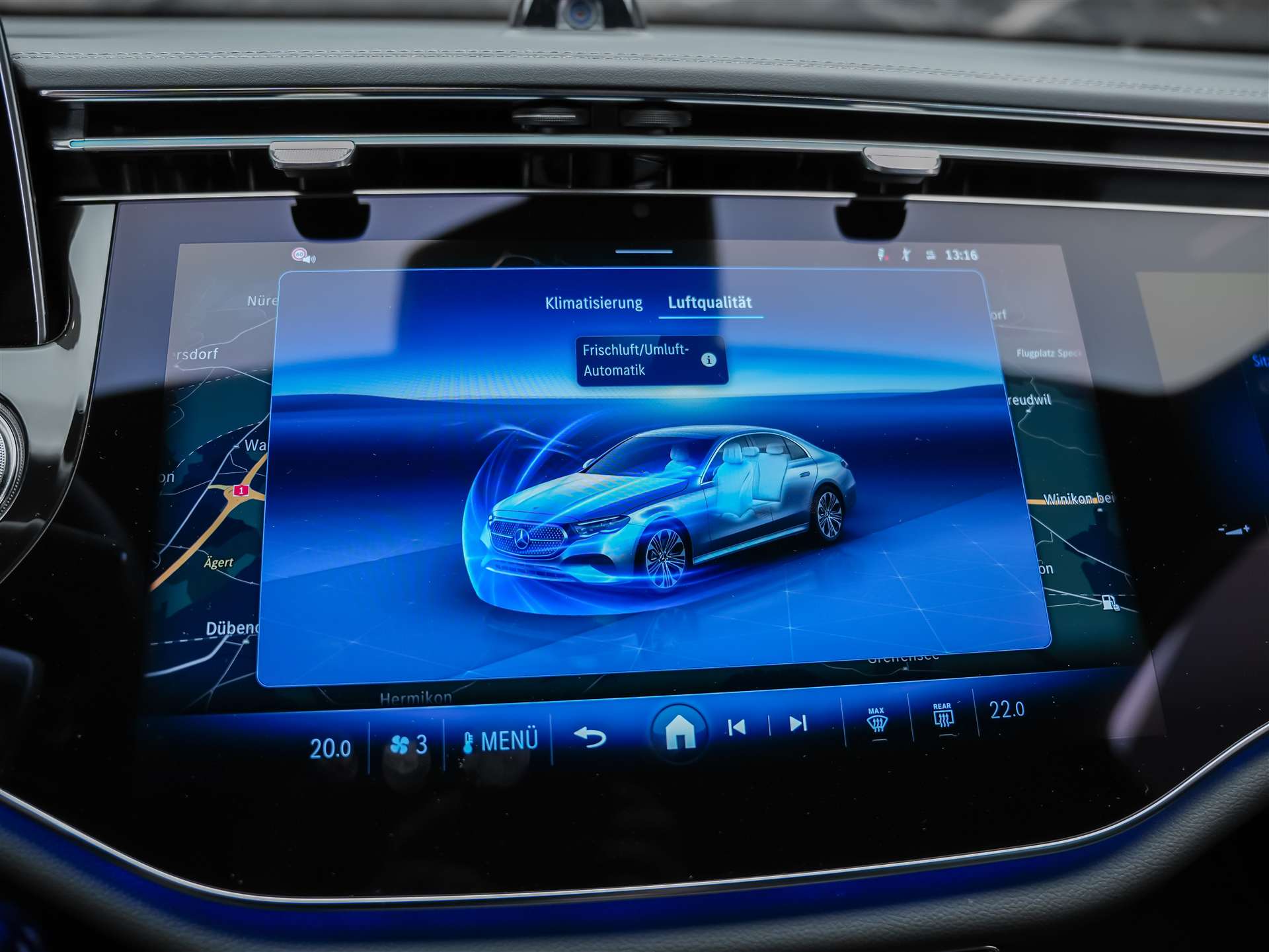 MERCEDES-BENZ E 220 d 4Matic AMG Line 9G-Tronic *Superscreen*Burmester*360° Kamera*-image-31