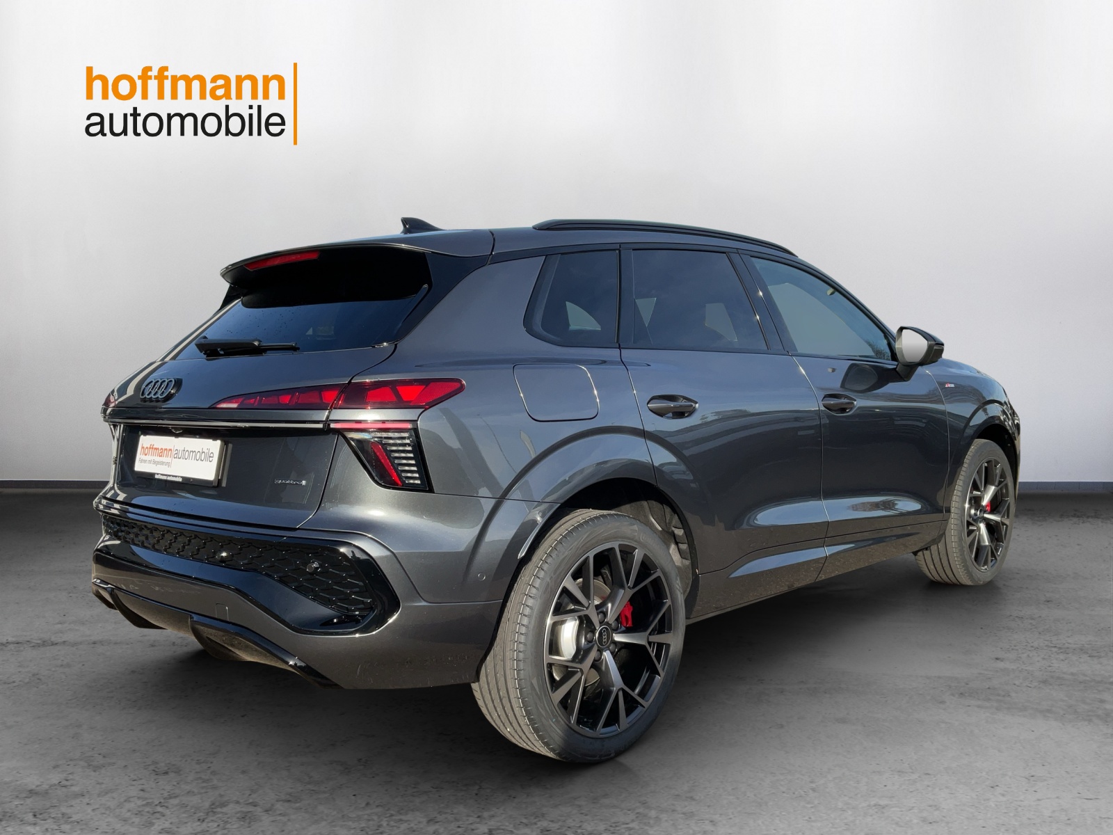 AUDI Q3 SUV TFSI quattro 195 kW S tronic-image-3