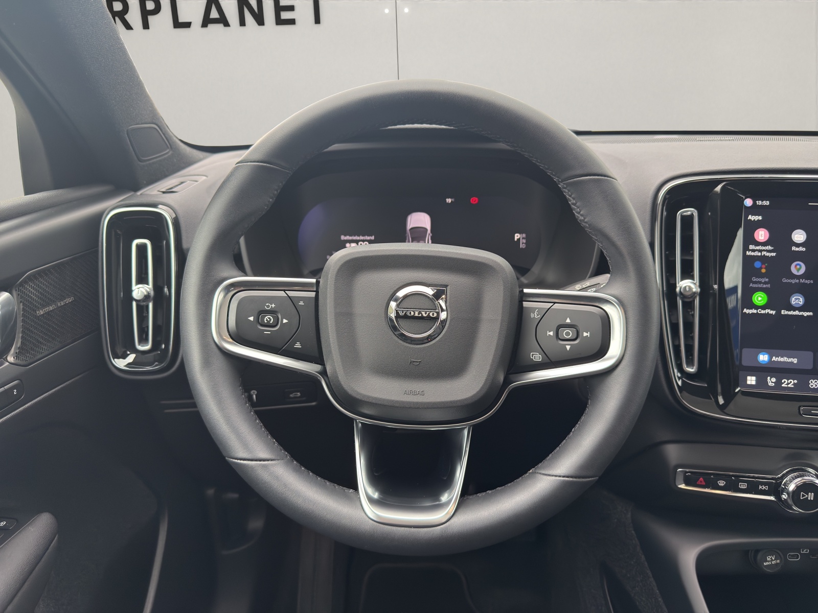 VOLVO C40 P8 Twin Recharge AWD-image-11