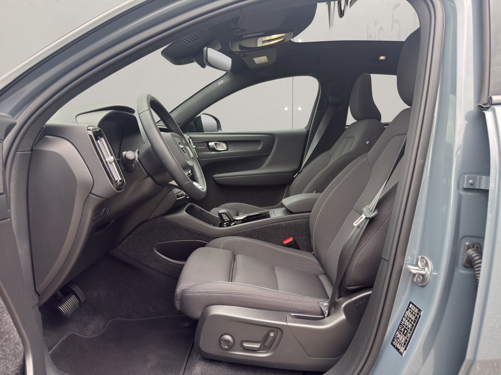 VOLVO C40 P8 Twin Recharge AWD-image-8