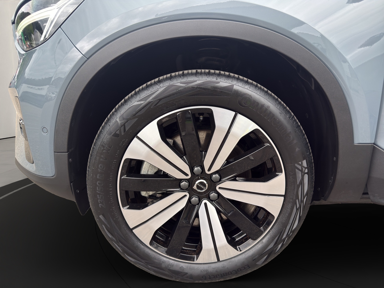 VOLVO C40 P8 Twin Recharge AWD-image-5