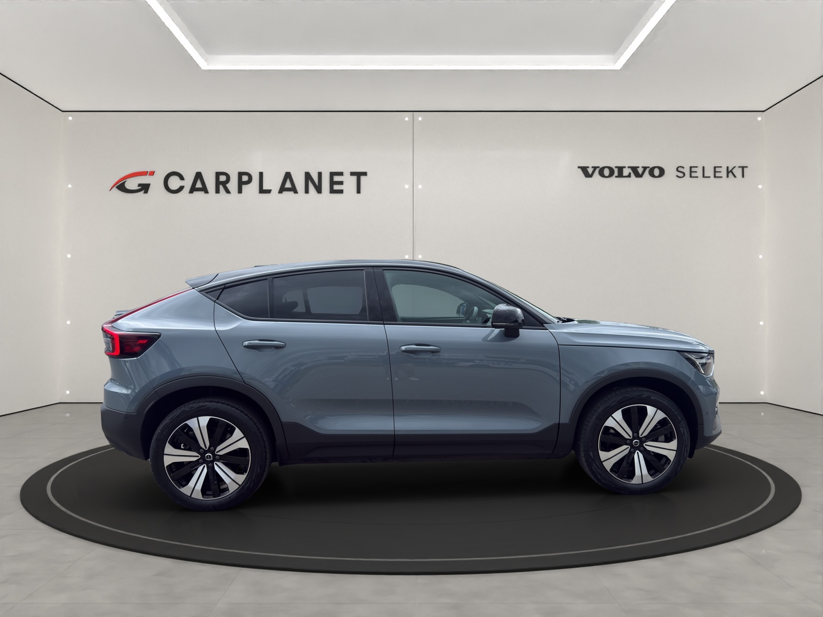VOLVO C40 P8 Twin Recharge AWD-image-3