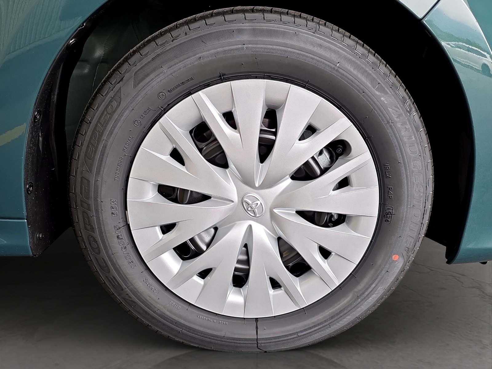 TOYOTA Yaris 1.5 VVT-i HSD Comfort-image-14