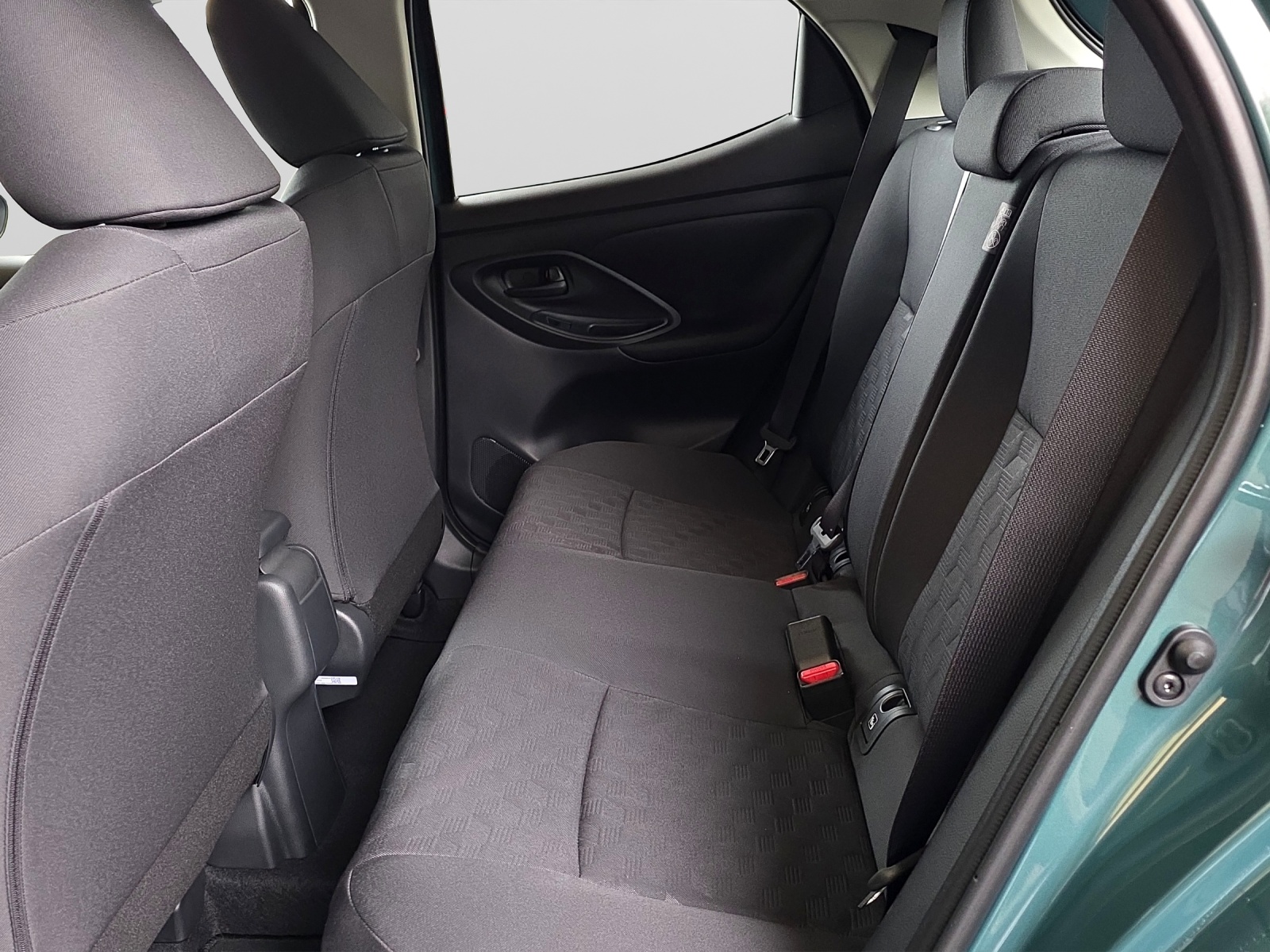 TOYOTA Yaris 1.5 VVT-i HSD Comfort-image-12