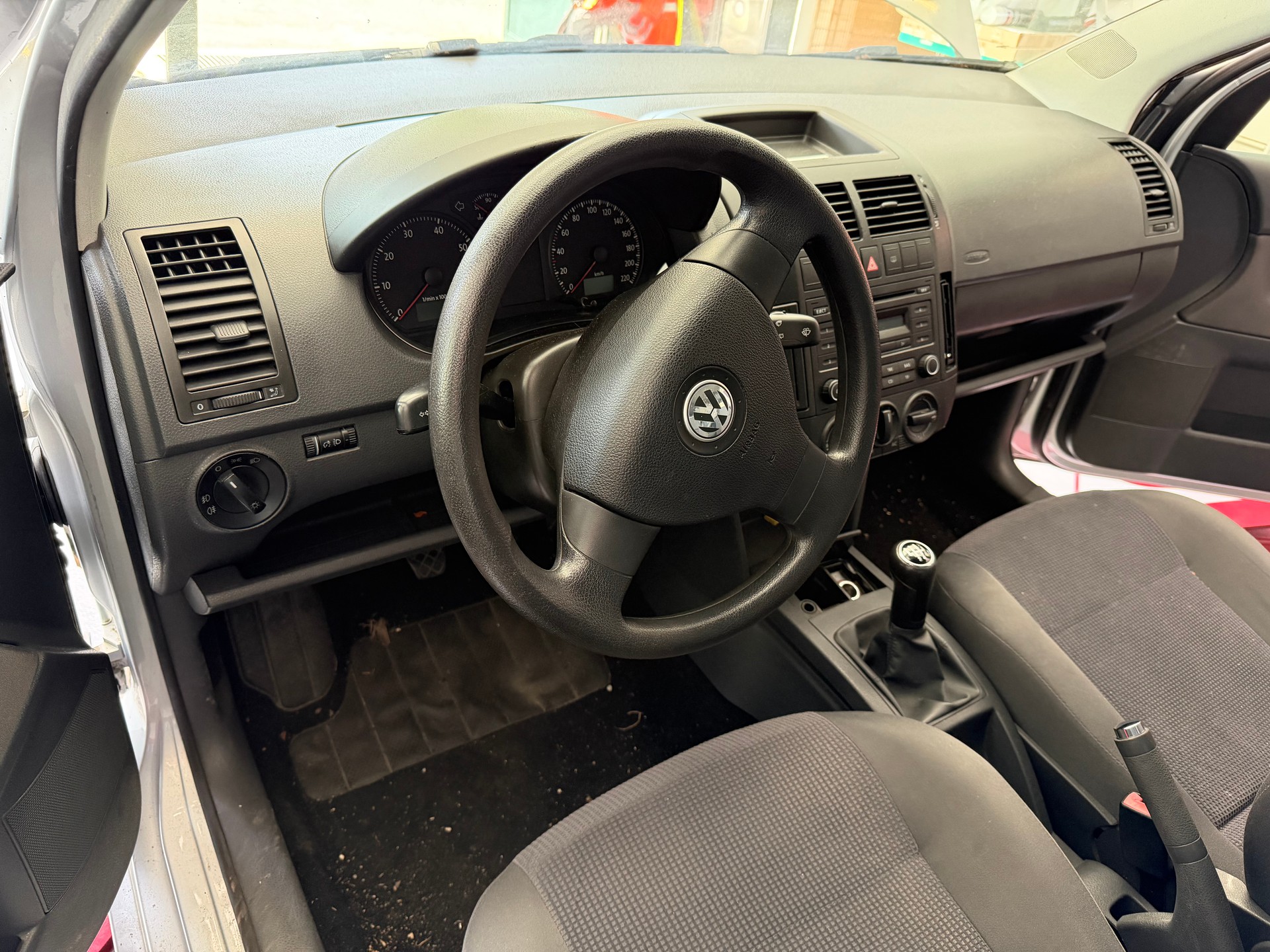 VW Polo 1.9 TDI Sportline-image-6