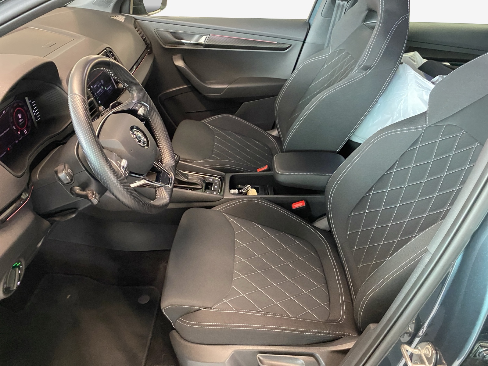 SKODA Karoq 2.0 TSI SportLine 4x4 DSG-image-7